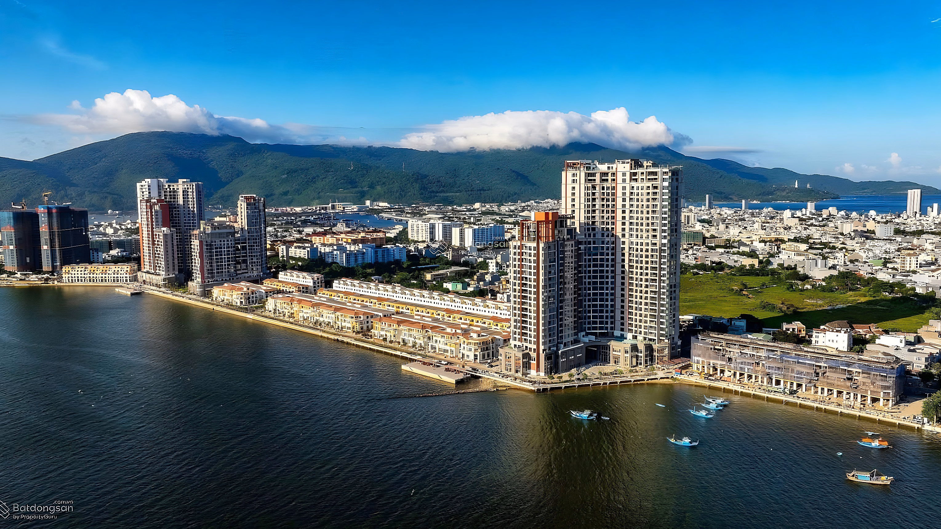 Apartment with view of DIFF fireworks, directly facing Han River, Da Nang, expected price from 2 billion/unit, payment extended over 4 years