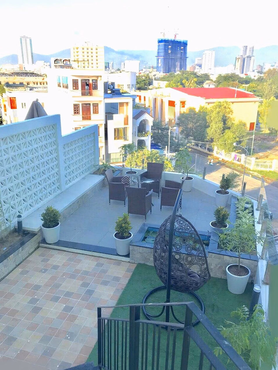 Extremely rare - For sale enthusiastic garden apartment 104m2, 4th floor, Da Nang Center - long-term red book