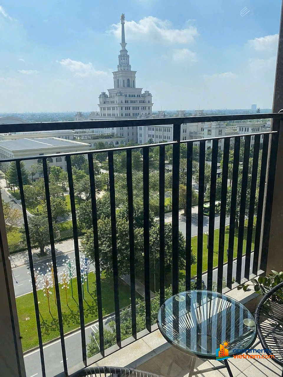 7 million for a fully furnished 1 bedroom apartment near TechnoPark & ​​view. VinUni is an outstanding choice in the segment