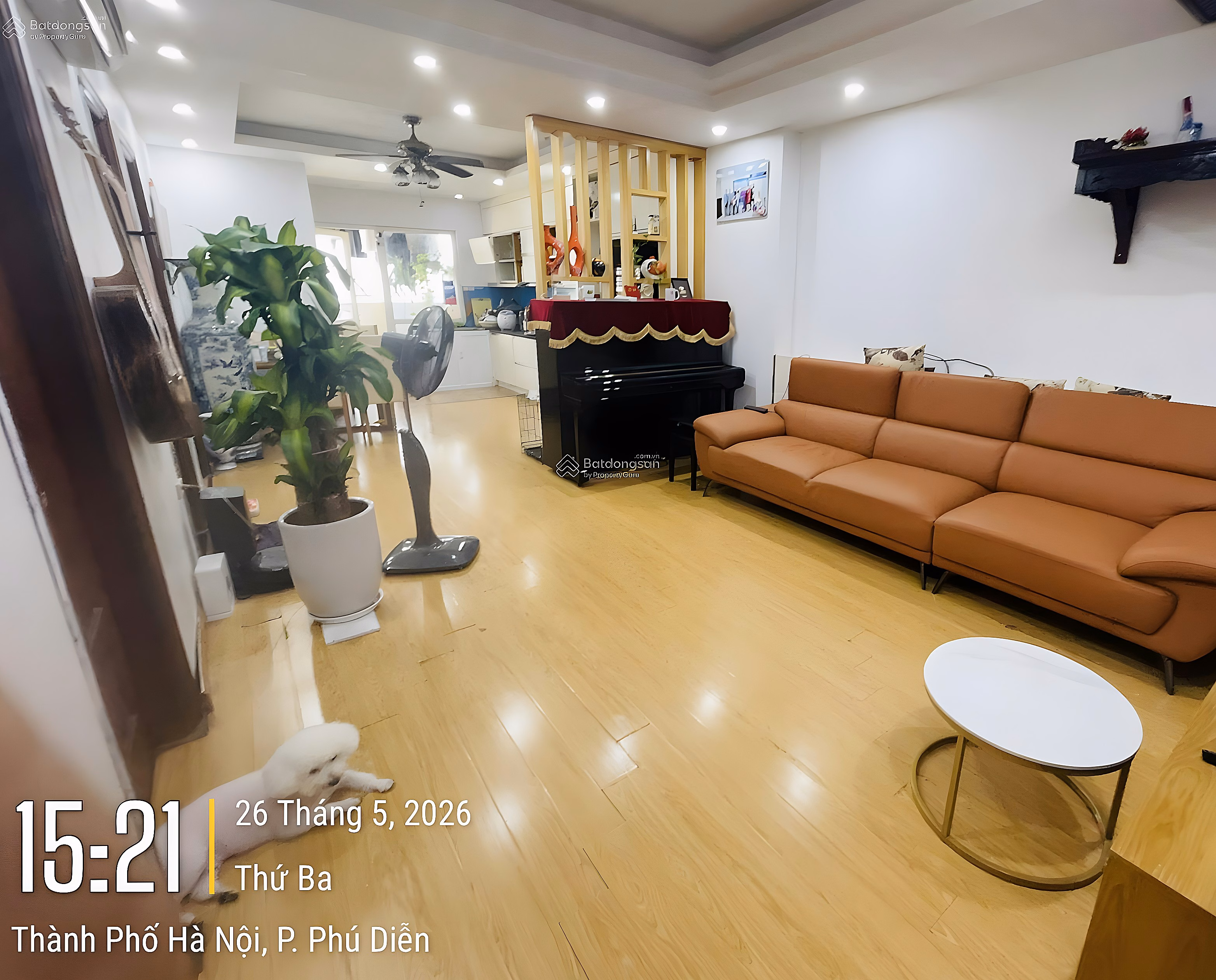 The owner moved to Saigon and urgently sold the 95.5m2 apartment with 3 bedrooms on the 8th floor, building 2A Vinaconex 7 Ho Tung Mau