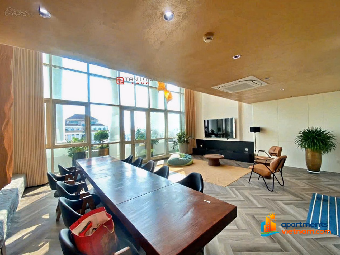 Super penthouse P2 Ciputra 279m2 - 4 bedrooms full of new furniture 100% classy living space