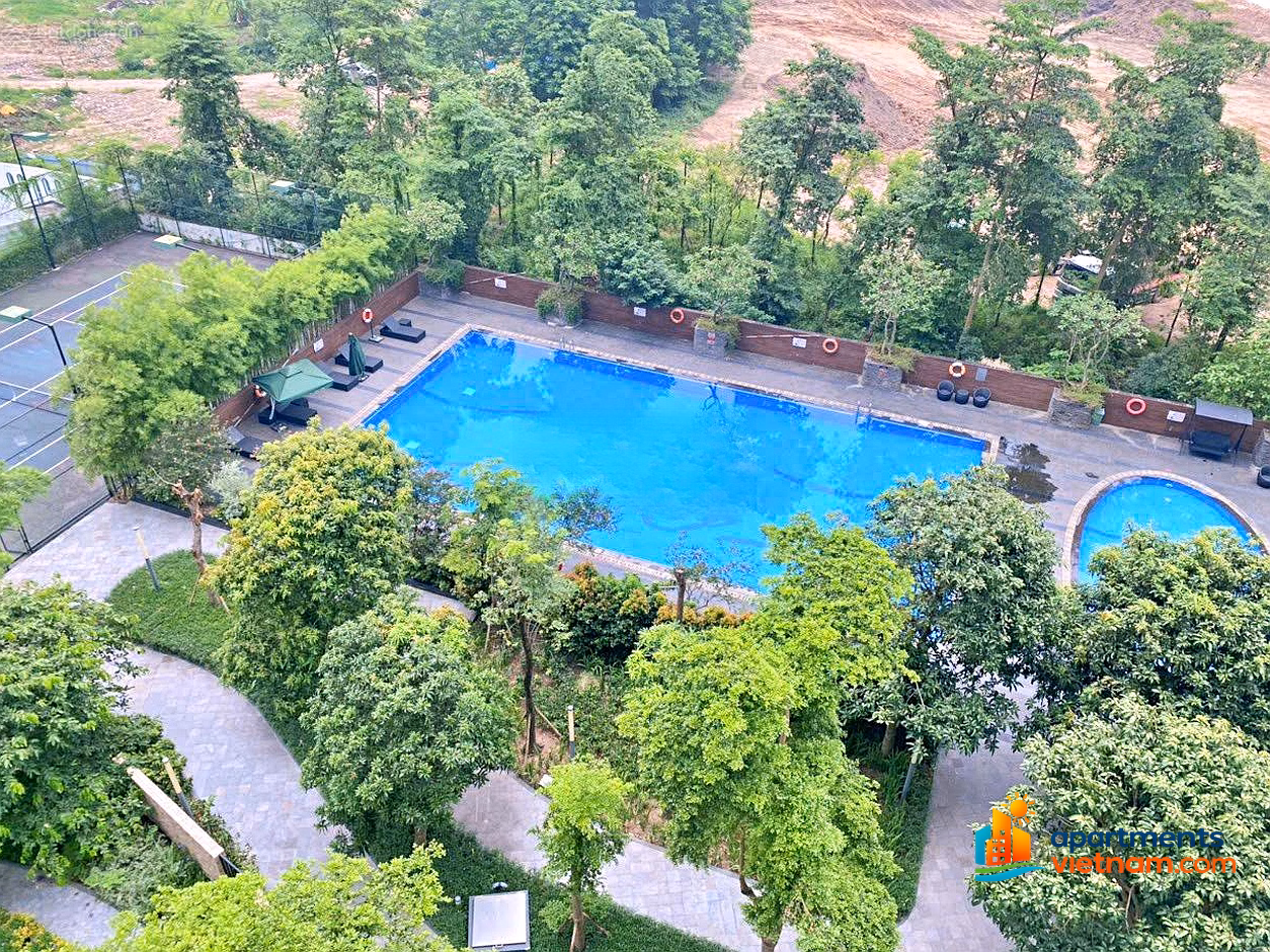 LUXURY APARTMENT FOR RENT L4 CIPUTRA BUILDING VIEW FULL GOLF COURSE, GOOD EQUIPMENT, JUST PLEASE WORK IN