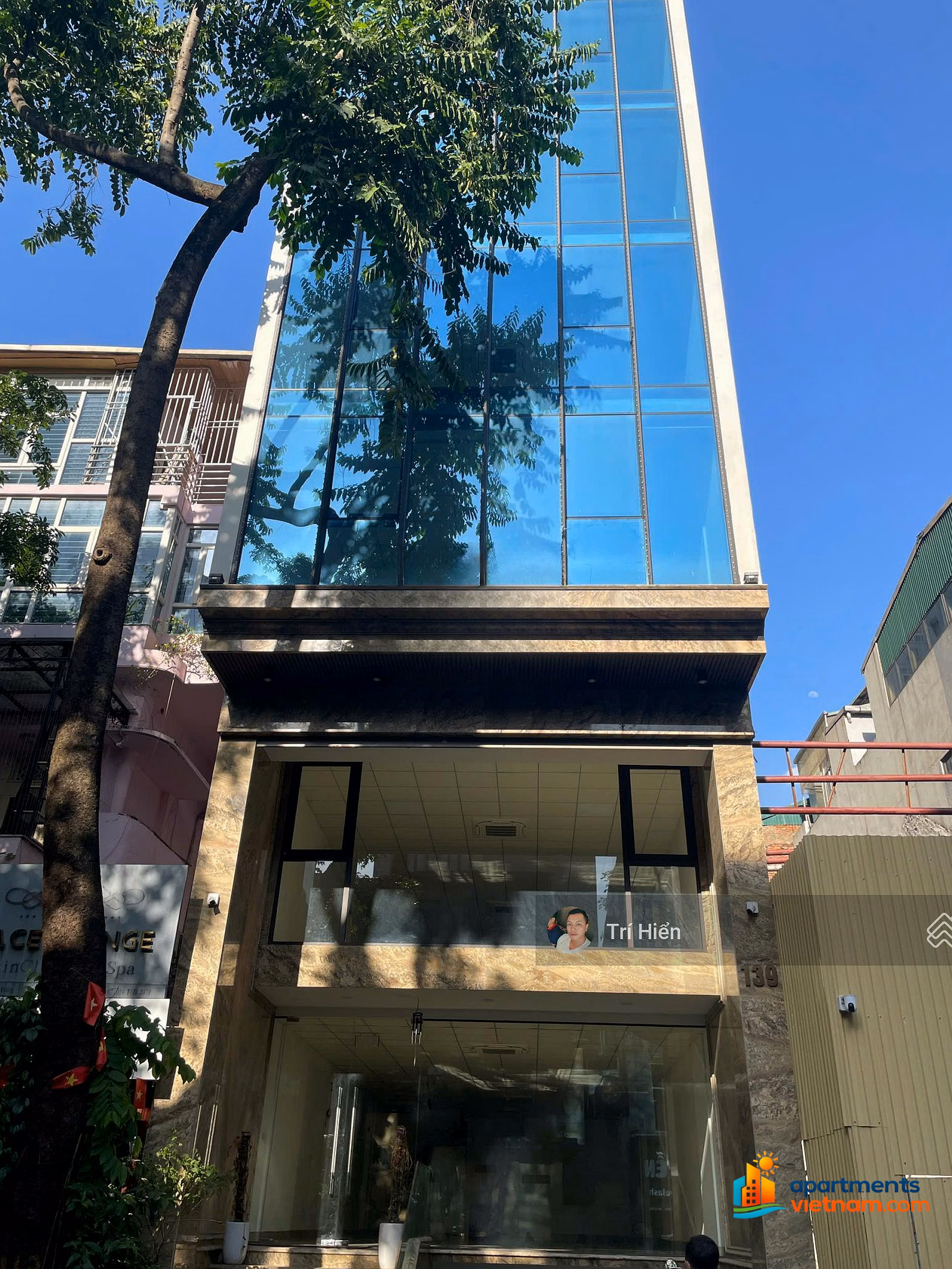 Office floor for rent on Trieu Viet Vuong street: 170m2, area: 6m, air conditioning, elevator, fire protection. Contact: 0974 557 ***