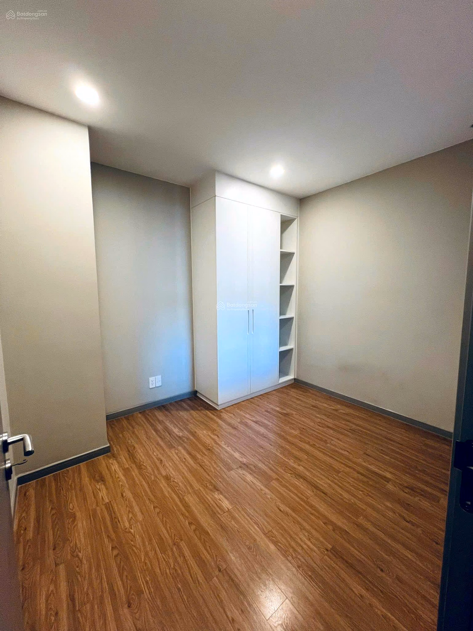 Urgent sale of The Gold View apartment, 5.97 billion, 68m2, 2 bedrooms, 1 bathroom, very good price