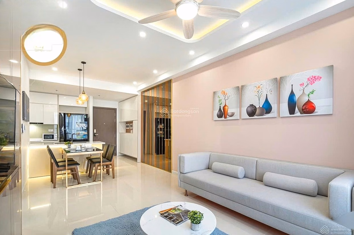 Apartment for sale with 3 bedrooms, 2 bathrooms, great price 5.1 billion at Oriental Plaza 685 Au Co, 105m2
