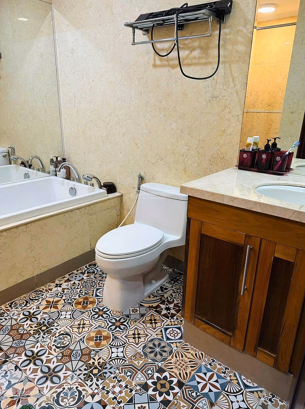 Rare beautiful apartment Royal City 86.8m² 2 bedrooms 2 bathrooms swimming pool view, balcony Southeast