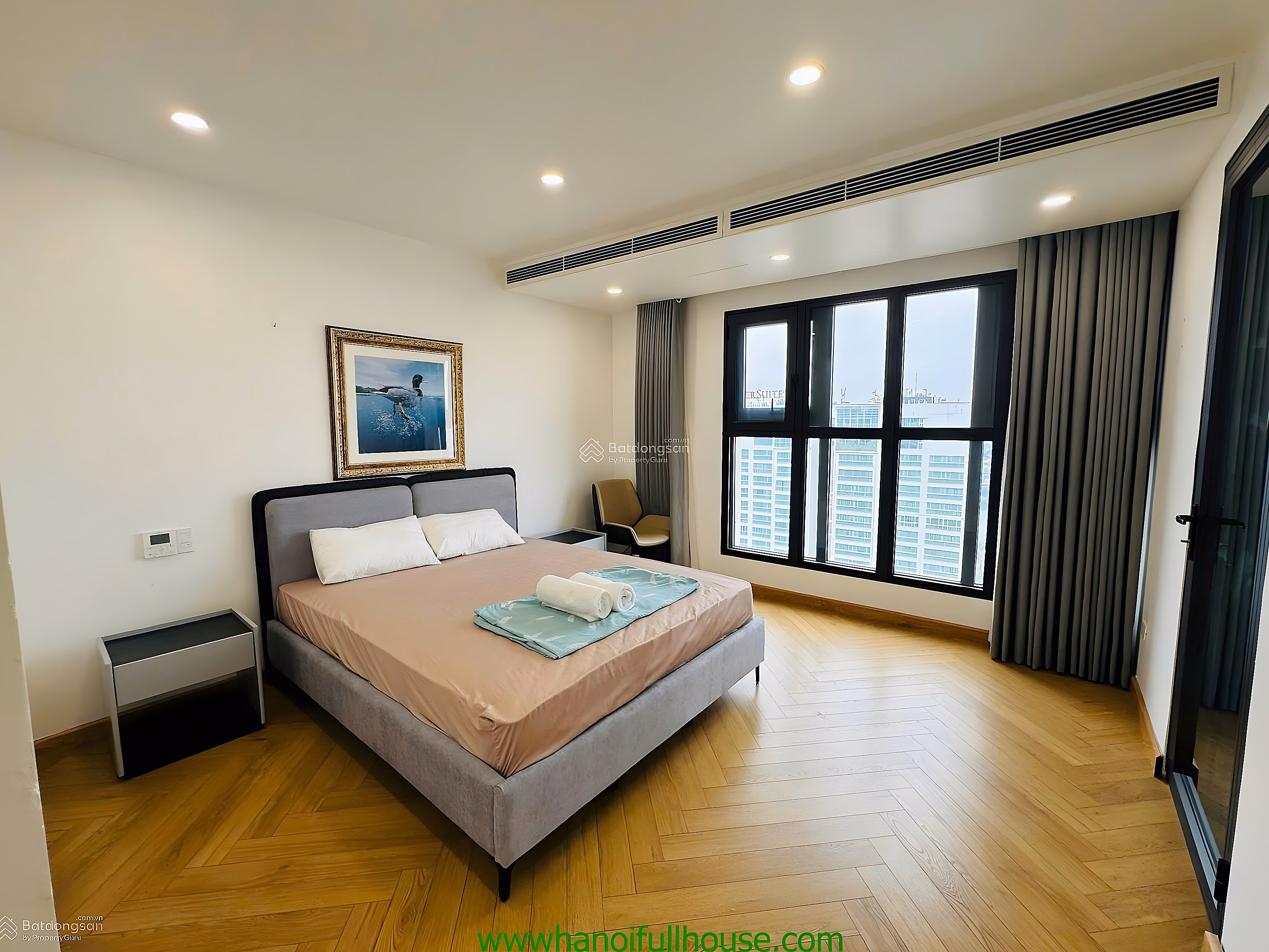 Apartment 310m2, 3 bedrooms, West Lake view, fully furnished in D'Le Roi Soleil Xuan Dieu building for VIP rent
