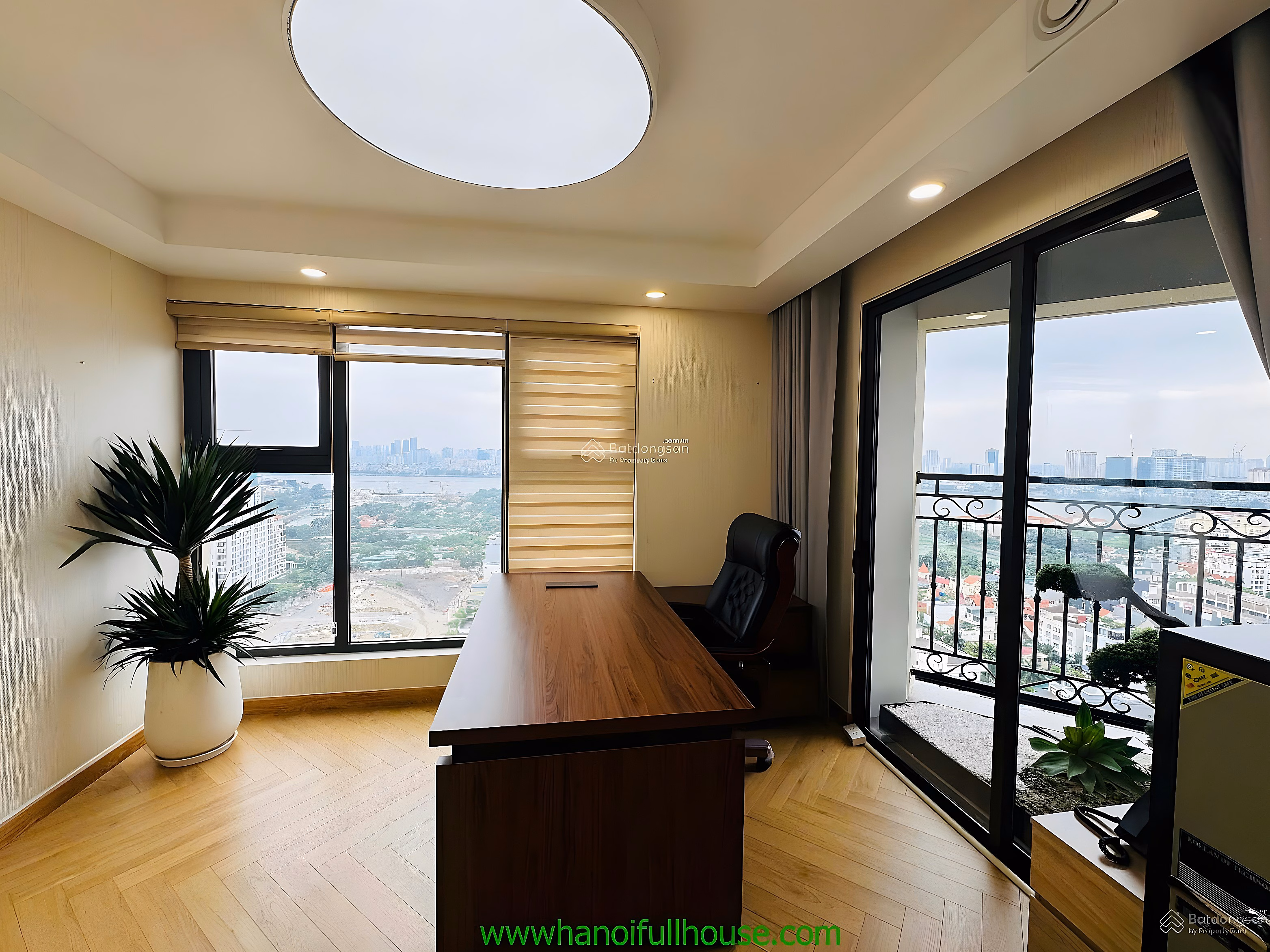 Apartment 310m2, 3 bedrooms, West Lake view, fully furnished in D'Le Roi Soleil Xuan Dieu building for VIP rent