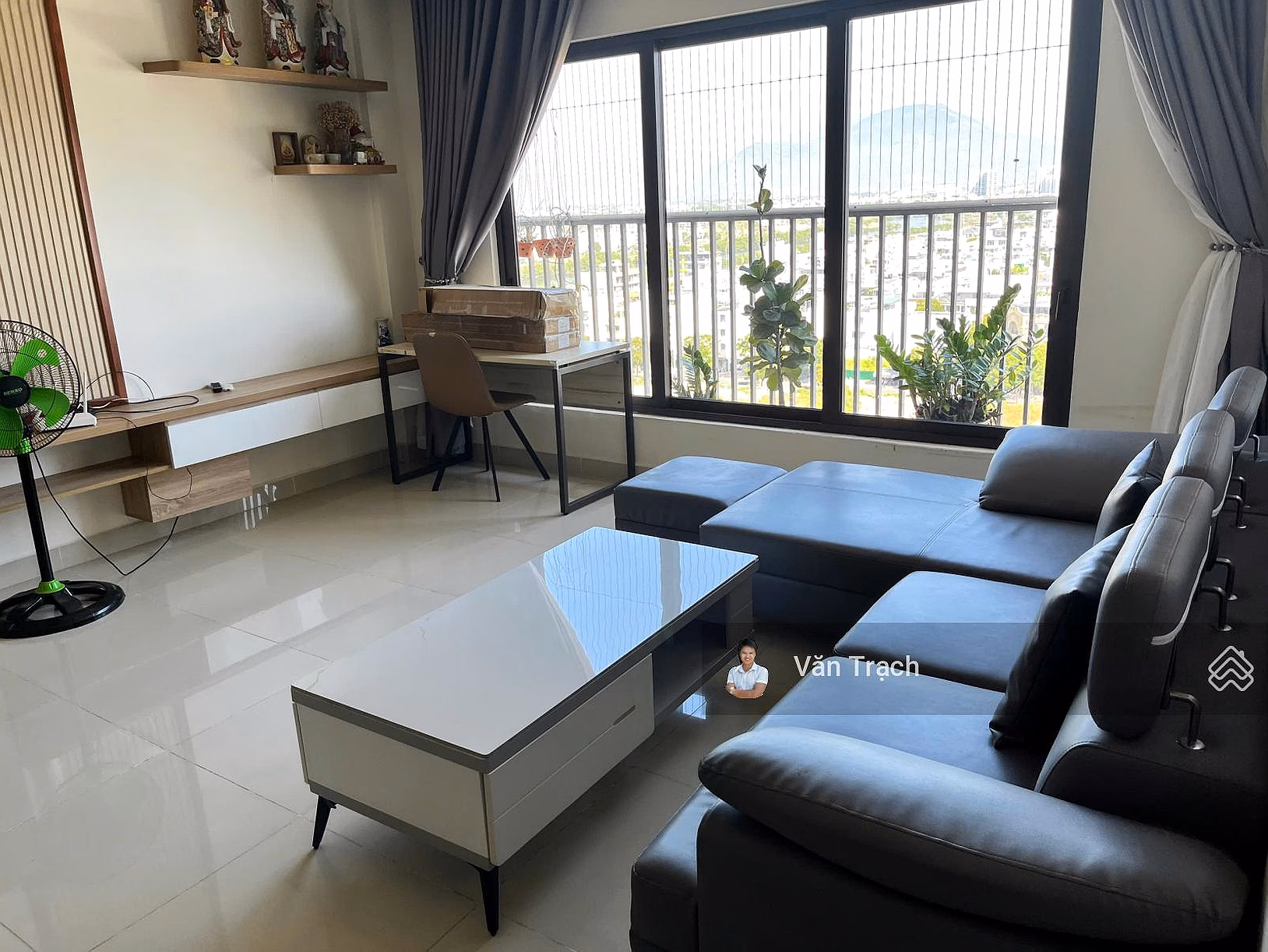 The owner sent to rent a 3-bedroom apartment in VCN Phuoc Hai Nha Trang Apartment, beautiful view, ready to move in, fully furnished