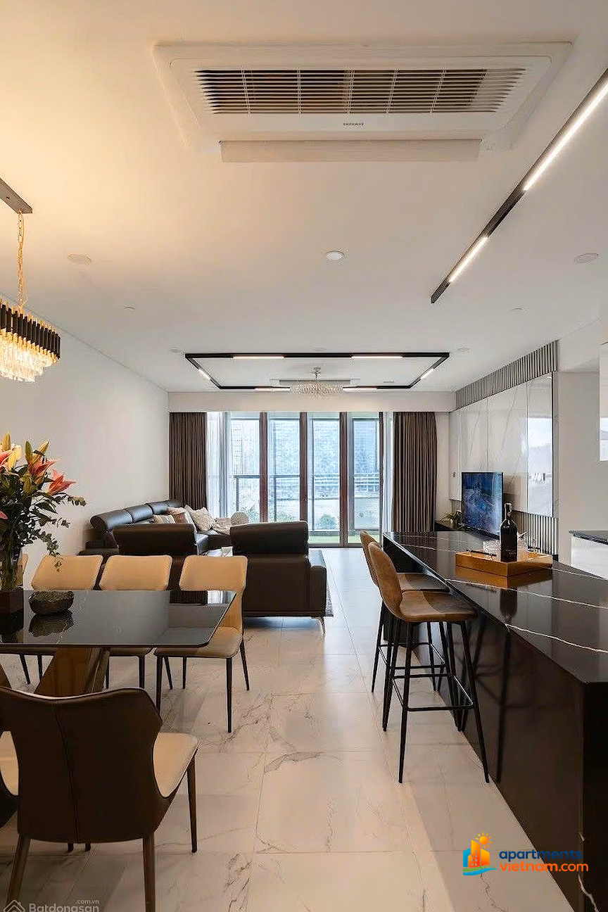 The Galleria-Metropole 4-bedroom apartment for rent with rare private elevator