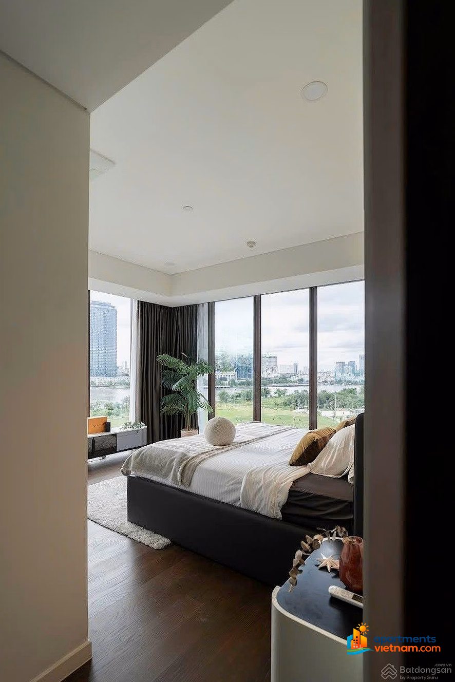 The Galleria-Metropole 4-bedroom apartment for rent with rare private elevator