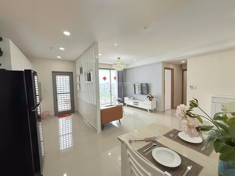 Specializing in 2-bedroom apartment for rent in Hung Phuc 1, high floor, villa view, good price