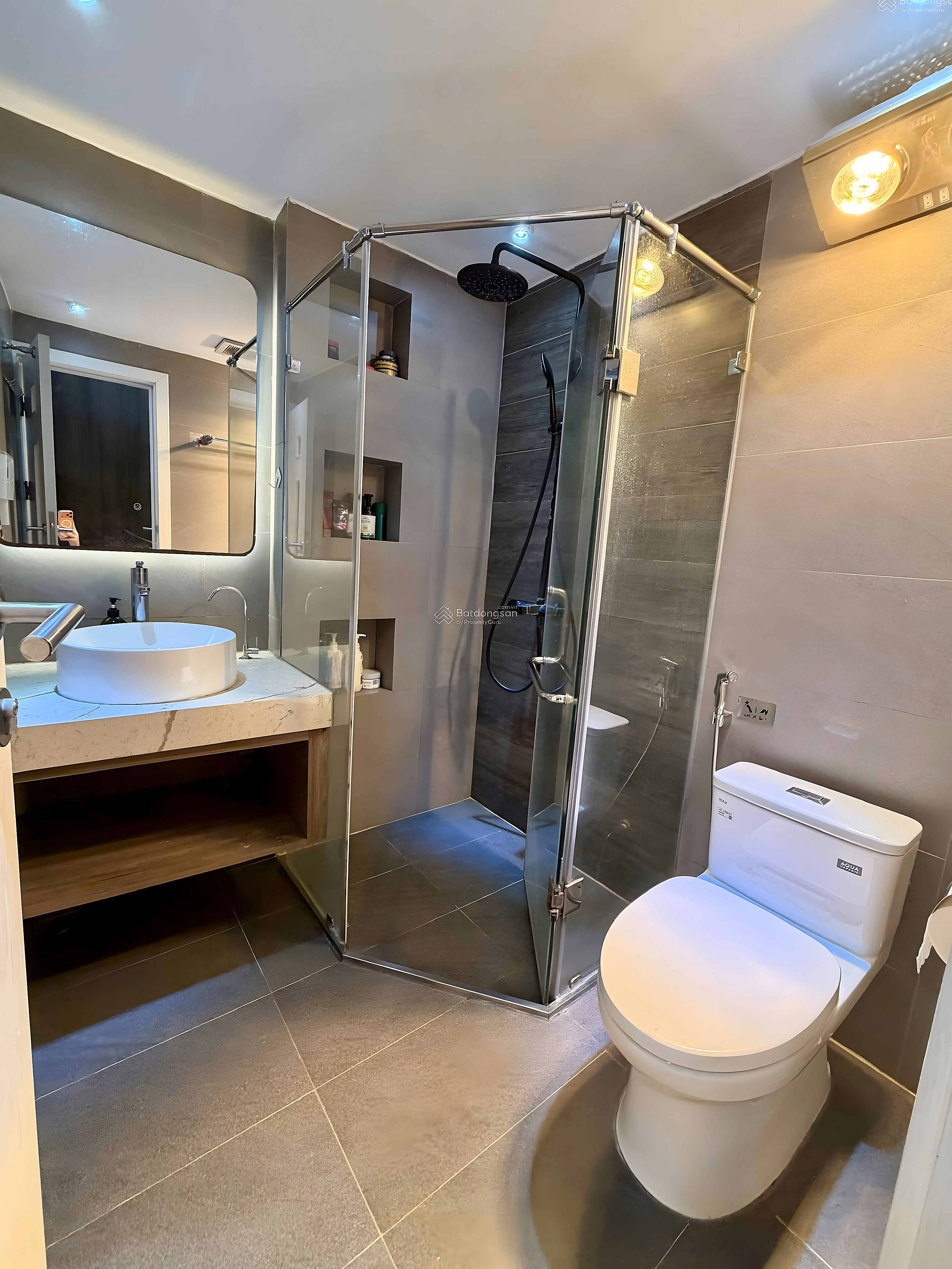 Owner sells house lot 670H7 Tan Mai, 73m2, car elevator to enter the house