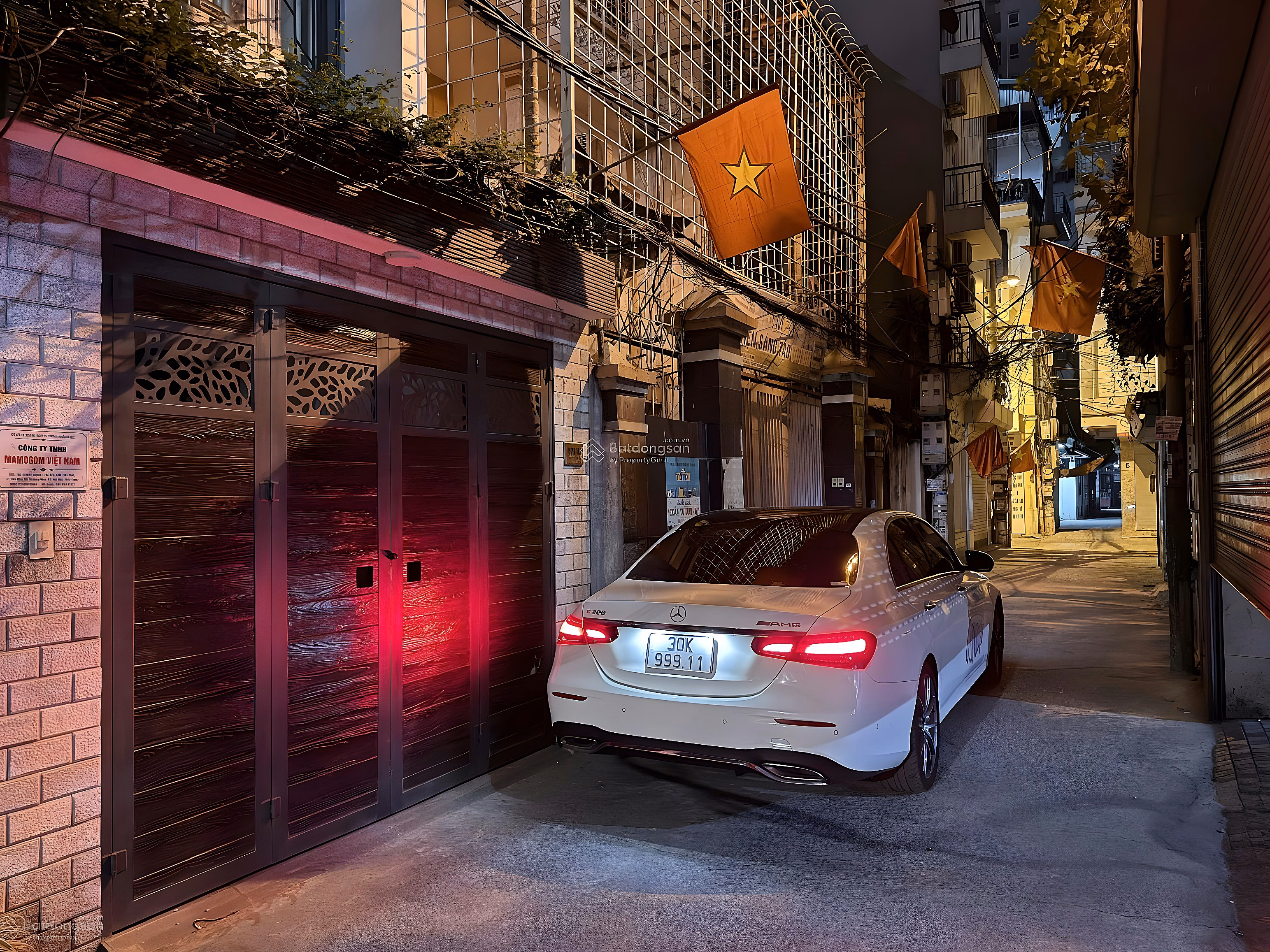Owner sells house lot 670H7 Tan Mai, 73m2, car elevator to enter the house