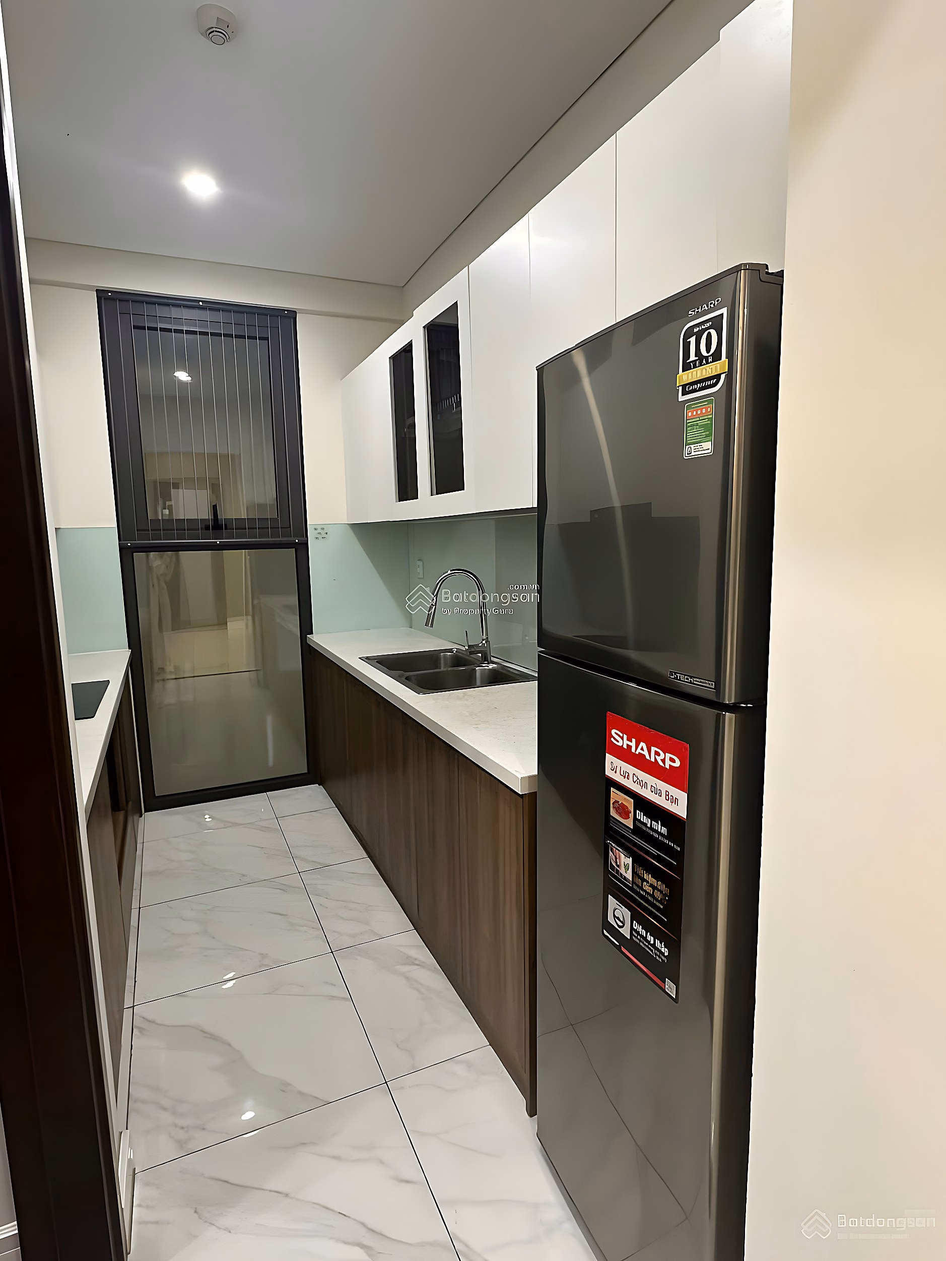 MY FAMILY RESIDENT ABROAD DECIDED TO SELL ELDORADO TAN HOANG MINH BUILDING, BEAUTIFUL WEST LAKE VIEW 3 BR 92M