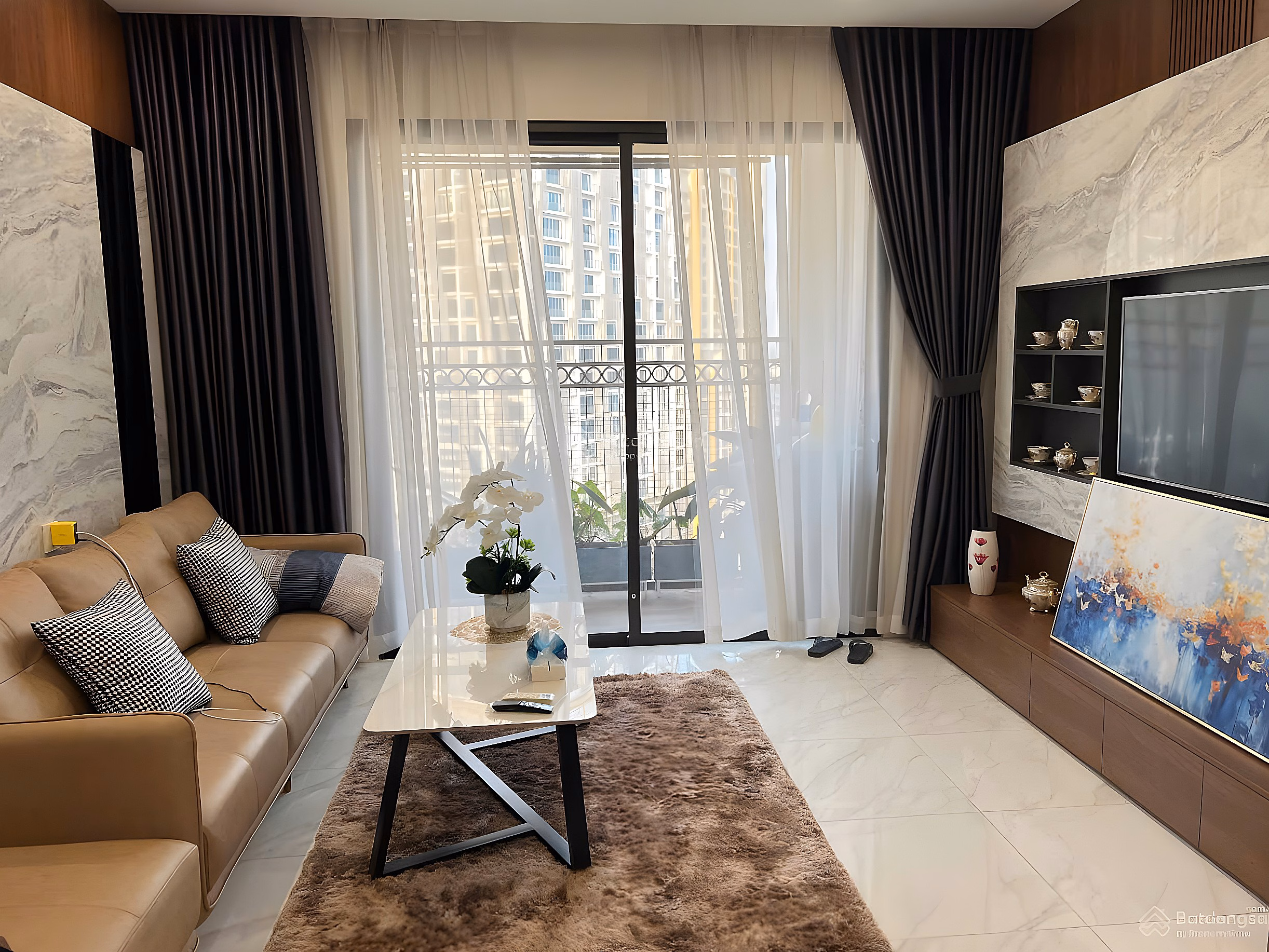 MY FAMILY RESIDENT ABROAD DECIDED TO SELL ELDORADO TAN HOANG MINH BUILDING, BEAUTIFUL WEST LAKE VIEW 3 BR 92M