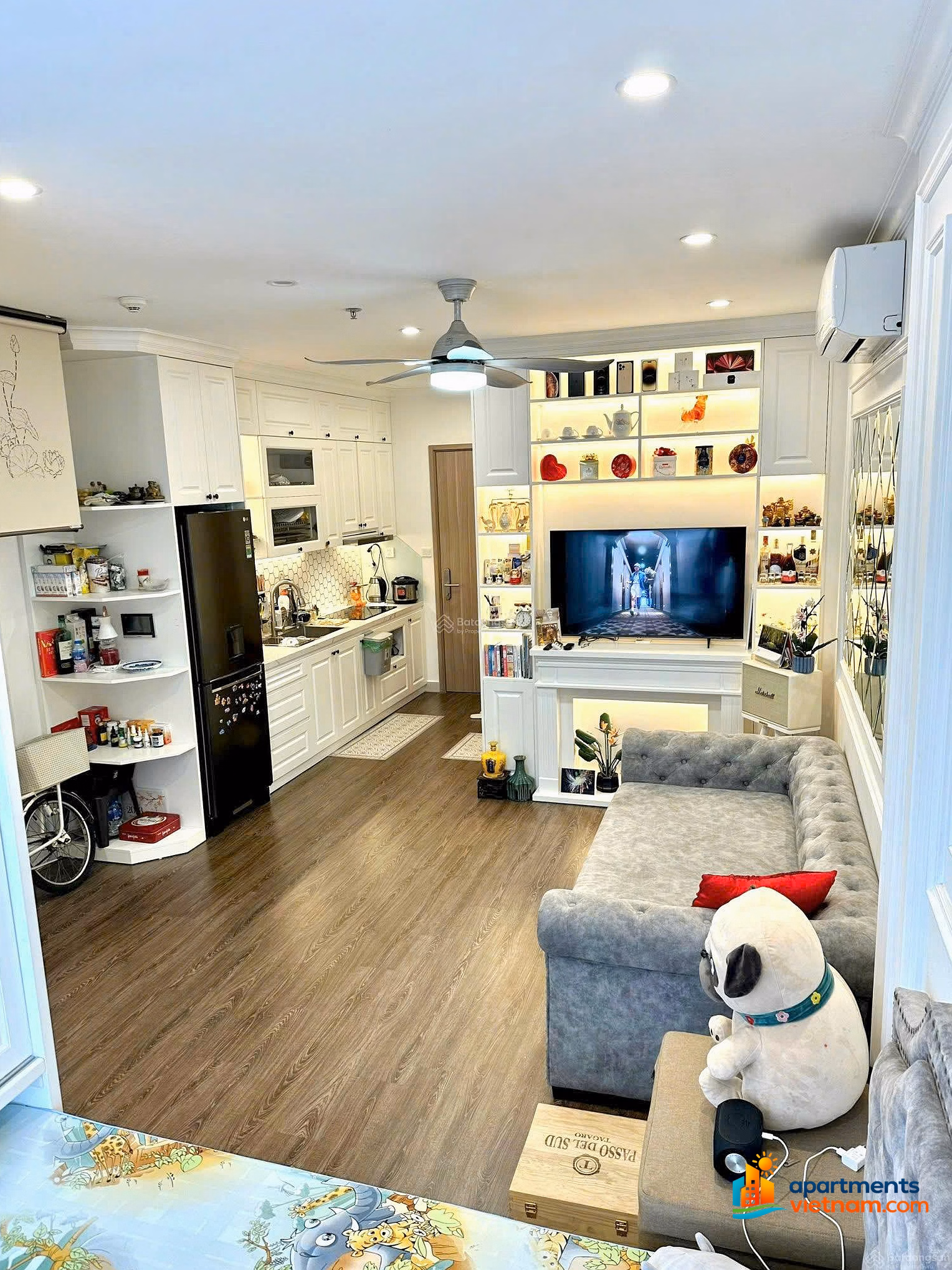 I'm selling 2 apartments at real price: Stu apartment 33.8m, 2 billion 290 and 1 bedroom + 1, 43m, 2 billion 830 Vin Smart, urgent sale price this week!
