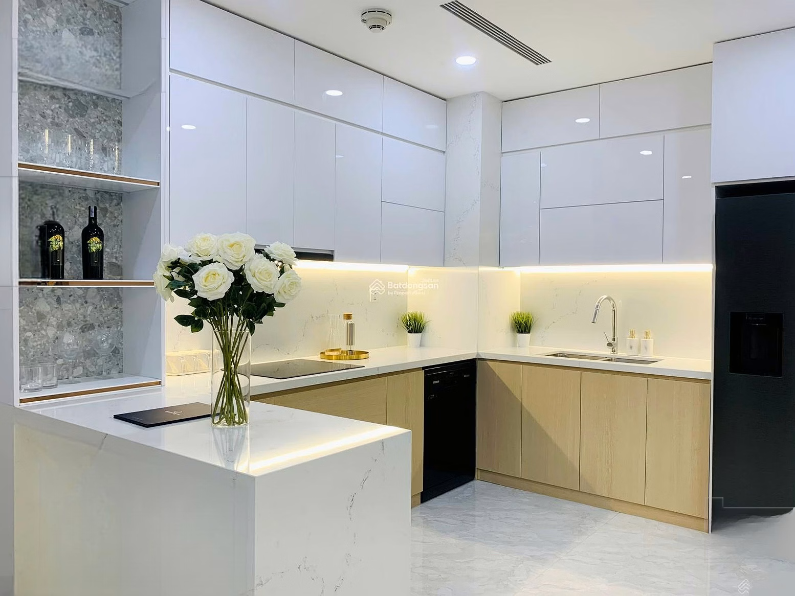 Update latest apartment sale fund Skyline Westlake - 2 bedrooms 82m2, 3 bedrooms 119m2 - New house - Good market price