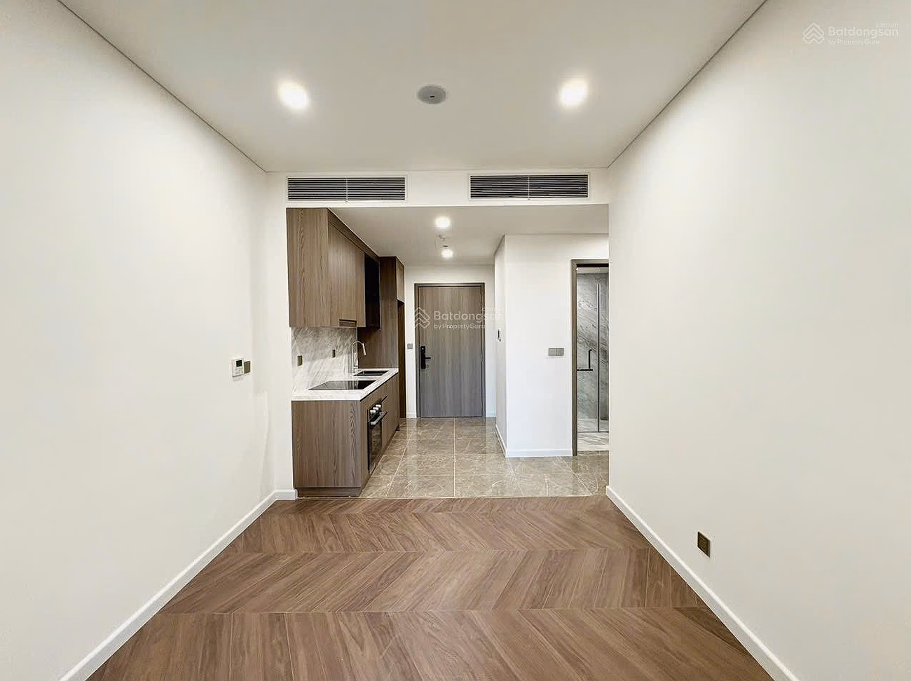 I have a full fund of apartments for rent at Lumiere Evergreen priced at 9 million-15 million/month. Contact me to see the house: Page 0989 893 ***