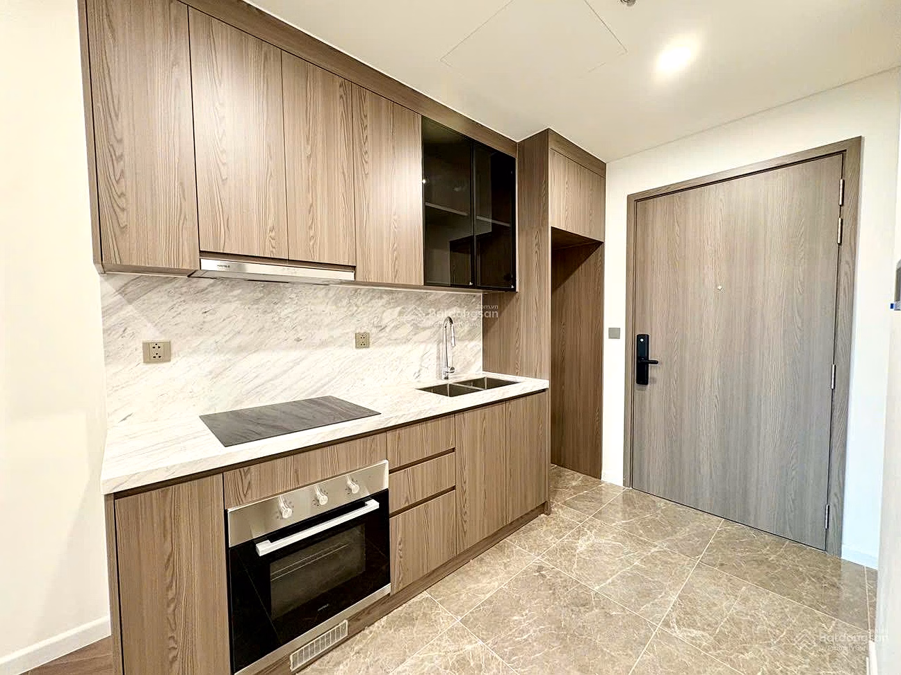 I have a full fund of apartments for rent at Lumiere Evergreen priced at 9 million-15 million/month. Contact me to see the house: Page 0989 893 ***