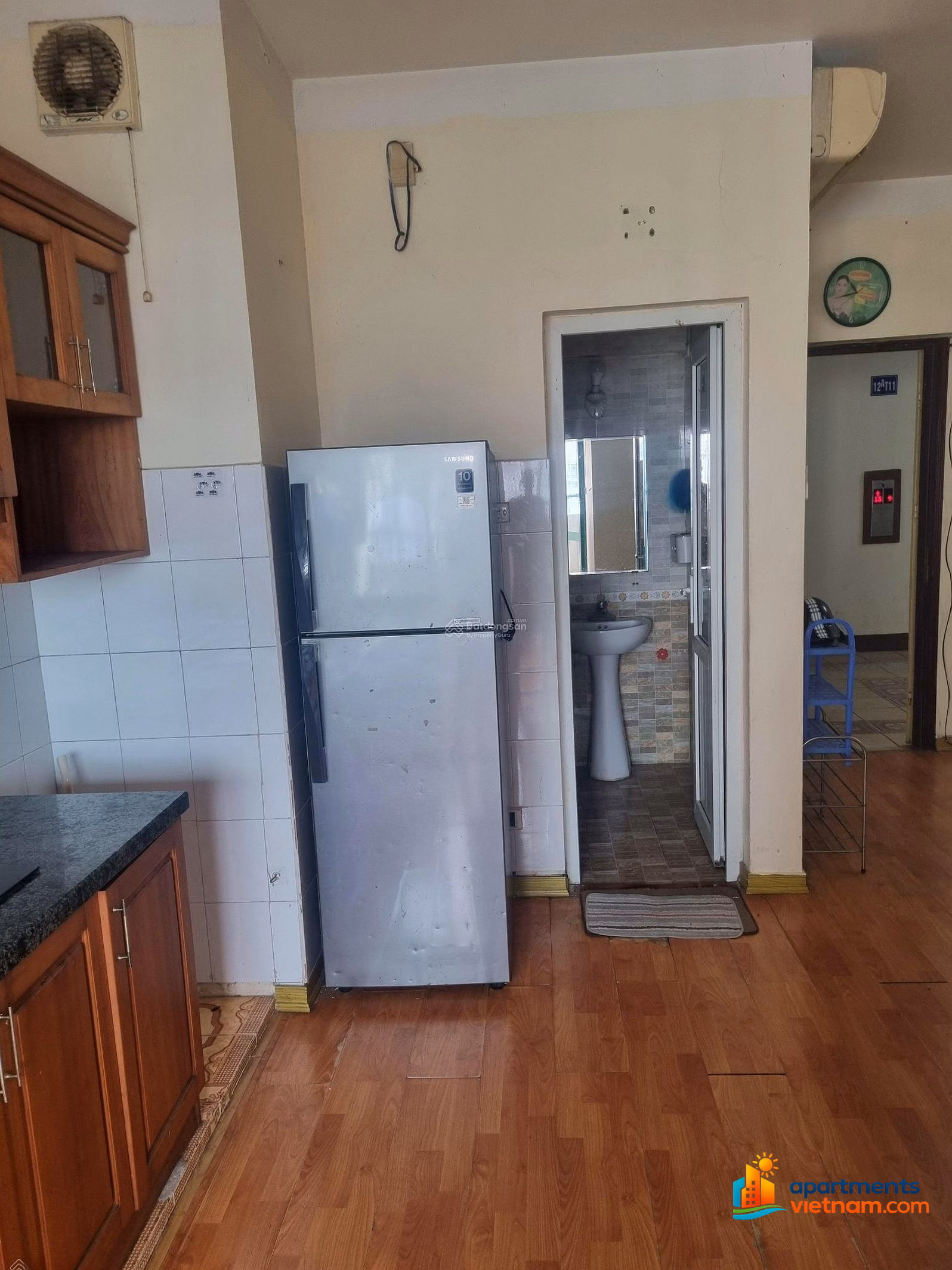 70m² apartment in Trung Hoa - Nhan Chinh urban area, 2 bedrooms, 1 bathroom, fully furnished, price 11 million / month
