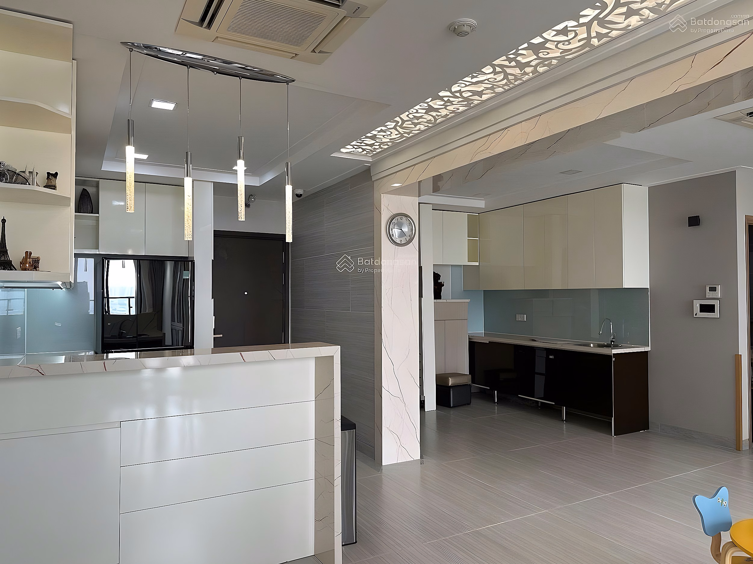 Specializing in selling duplex/officetel/CHCC Kingston Residence. Call me now: 0935 204 *** SDT/