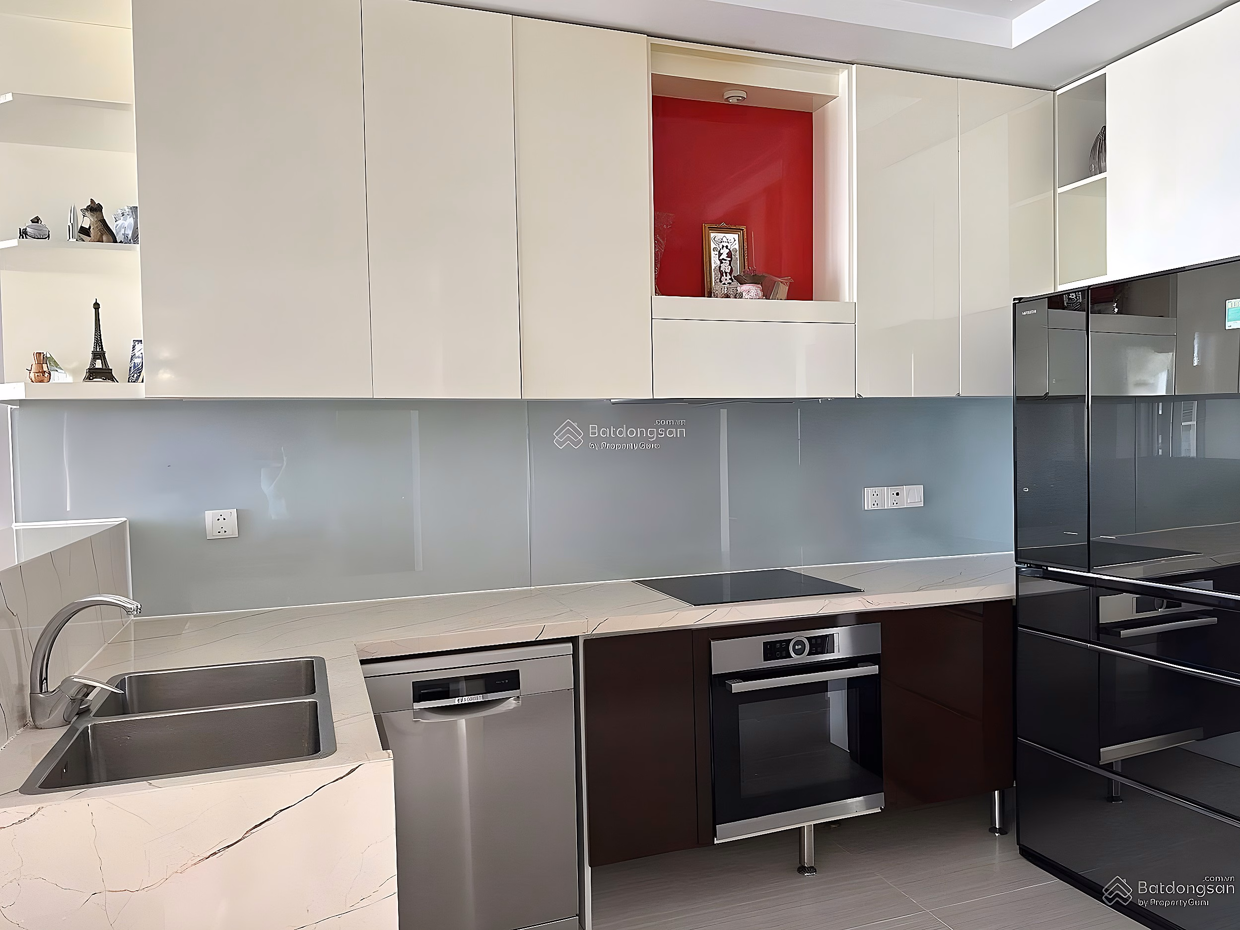 Specializing in selling duplex/officetel/CHCC Kingston Residence. Call me now: 0935 204 *** SDT/