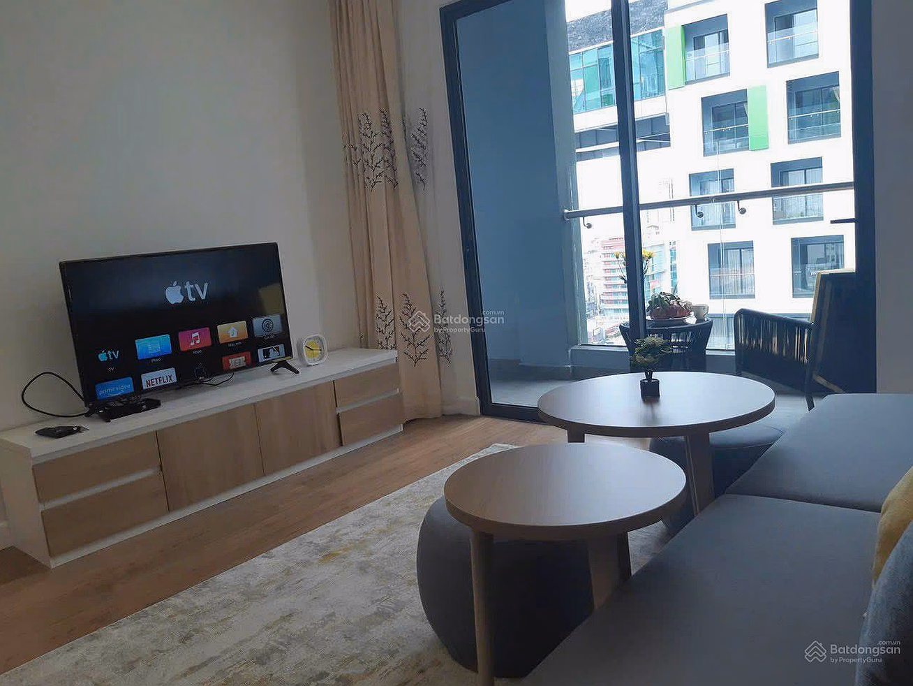 Republic Plaza for sale apartment 1 bedroom. price 2 billion850 Contact via: 0935 204 *** phone number/zalo