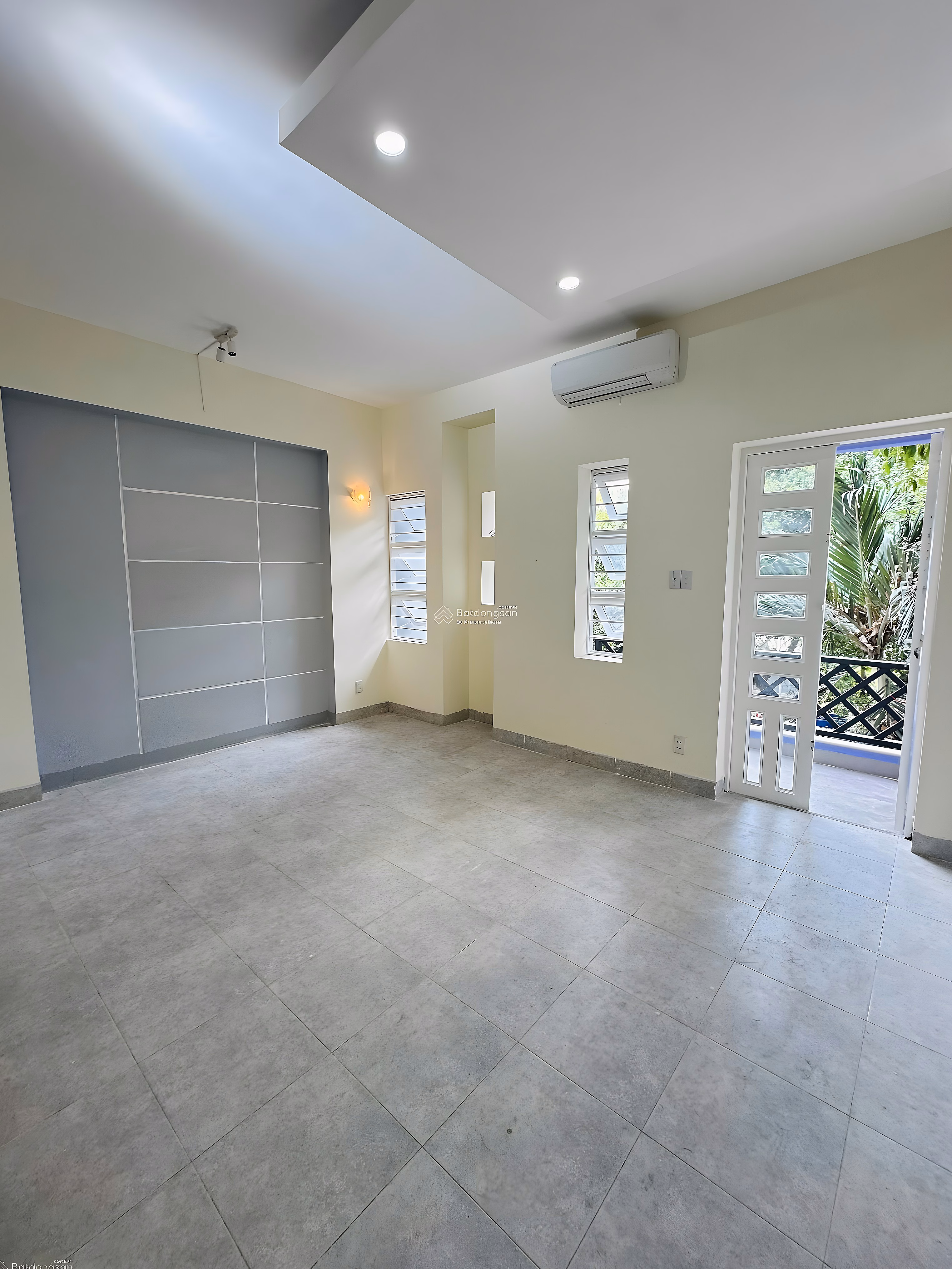 Quick sale of VIP townhouse in Binh Loi Binh Thanh, 12m car alley, pink book of 90m2, 5 bedrooms, income 25 - 30 million/month