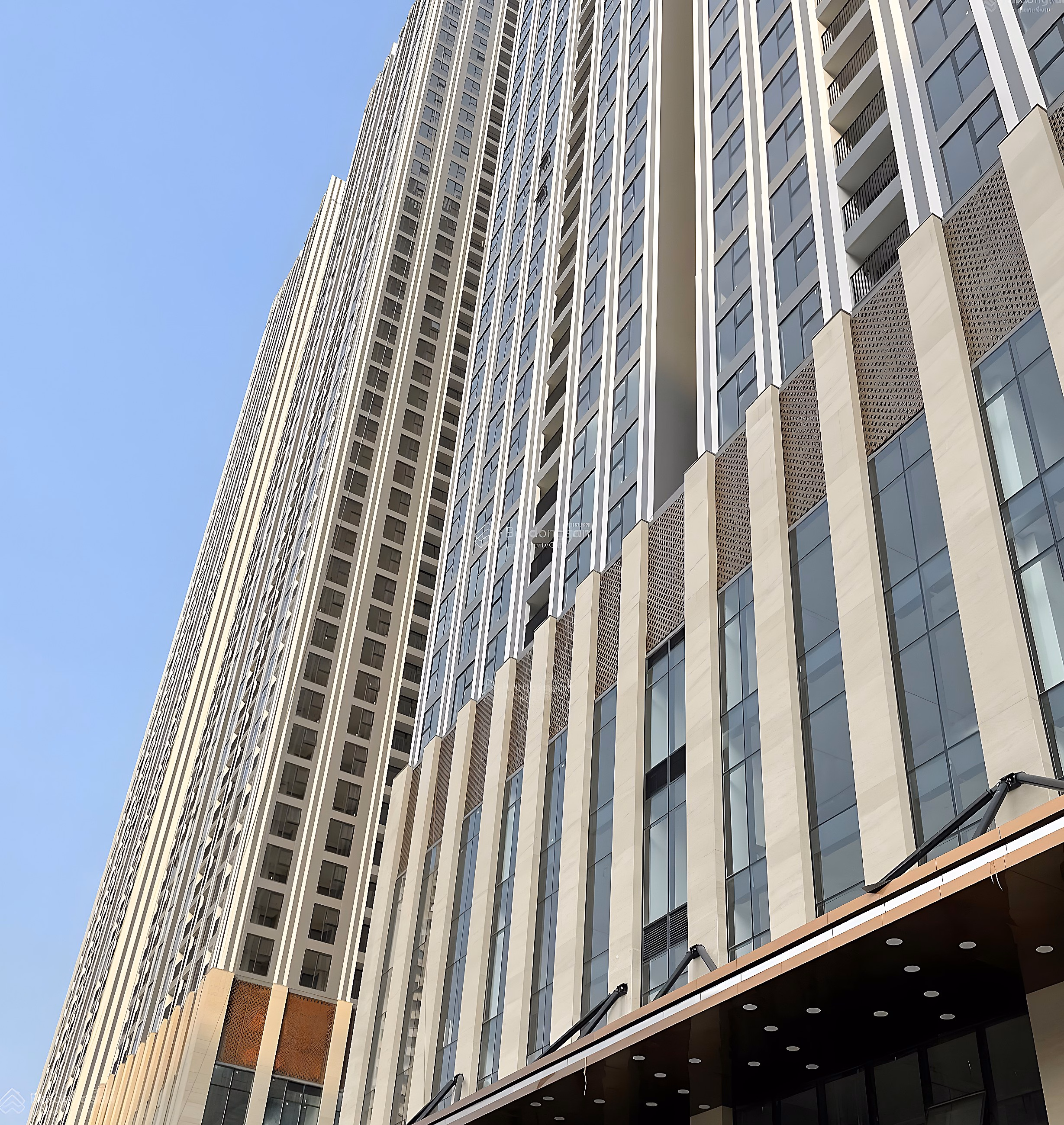 The owner needs to sell a 3-bedroom corner apartment with lake view facing Southeast, the most beautiful apartment in the project, just over 8 billion to move.