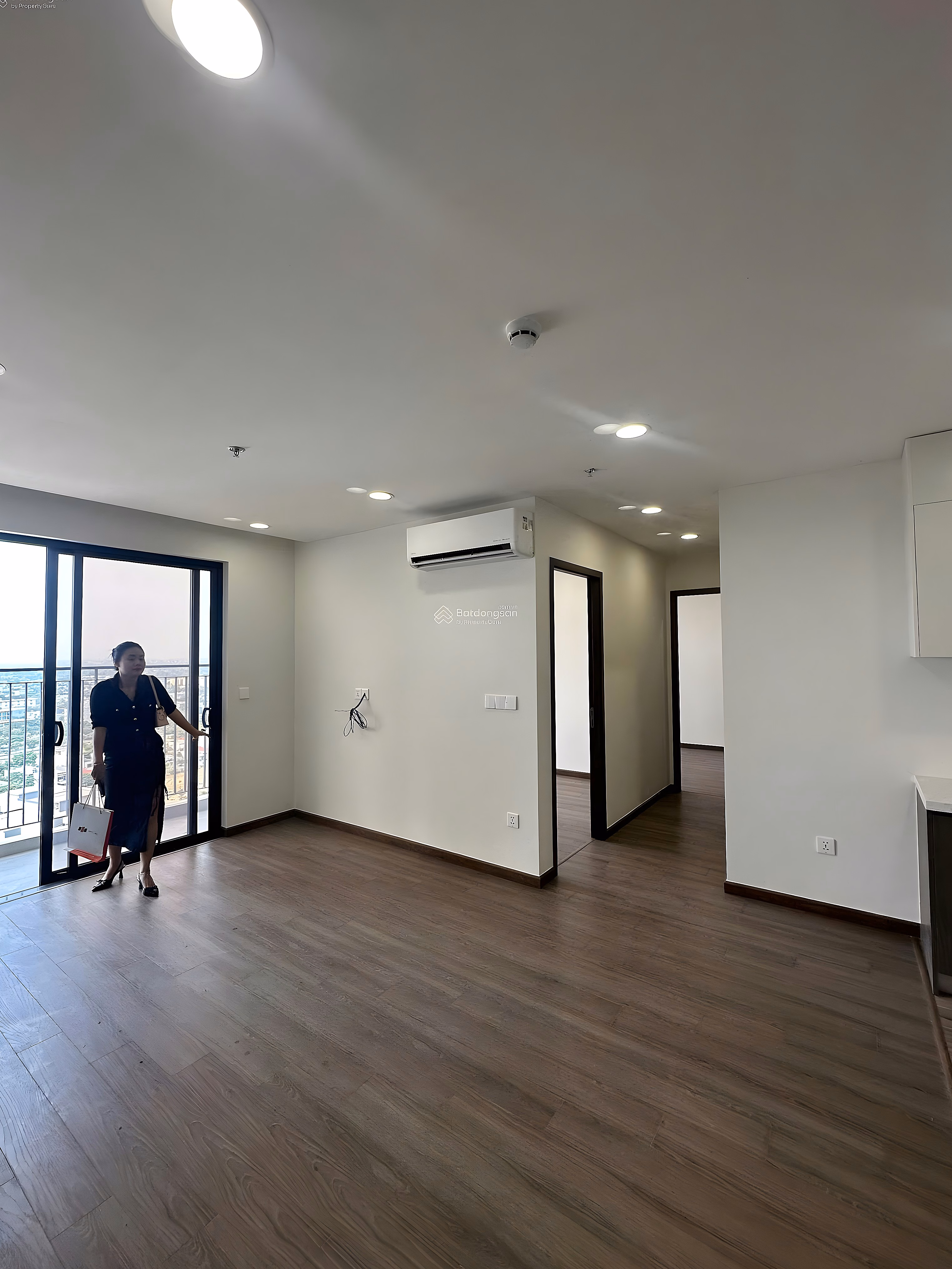 The owner rents a high-floor house with a clear view in FPT Da Nang
