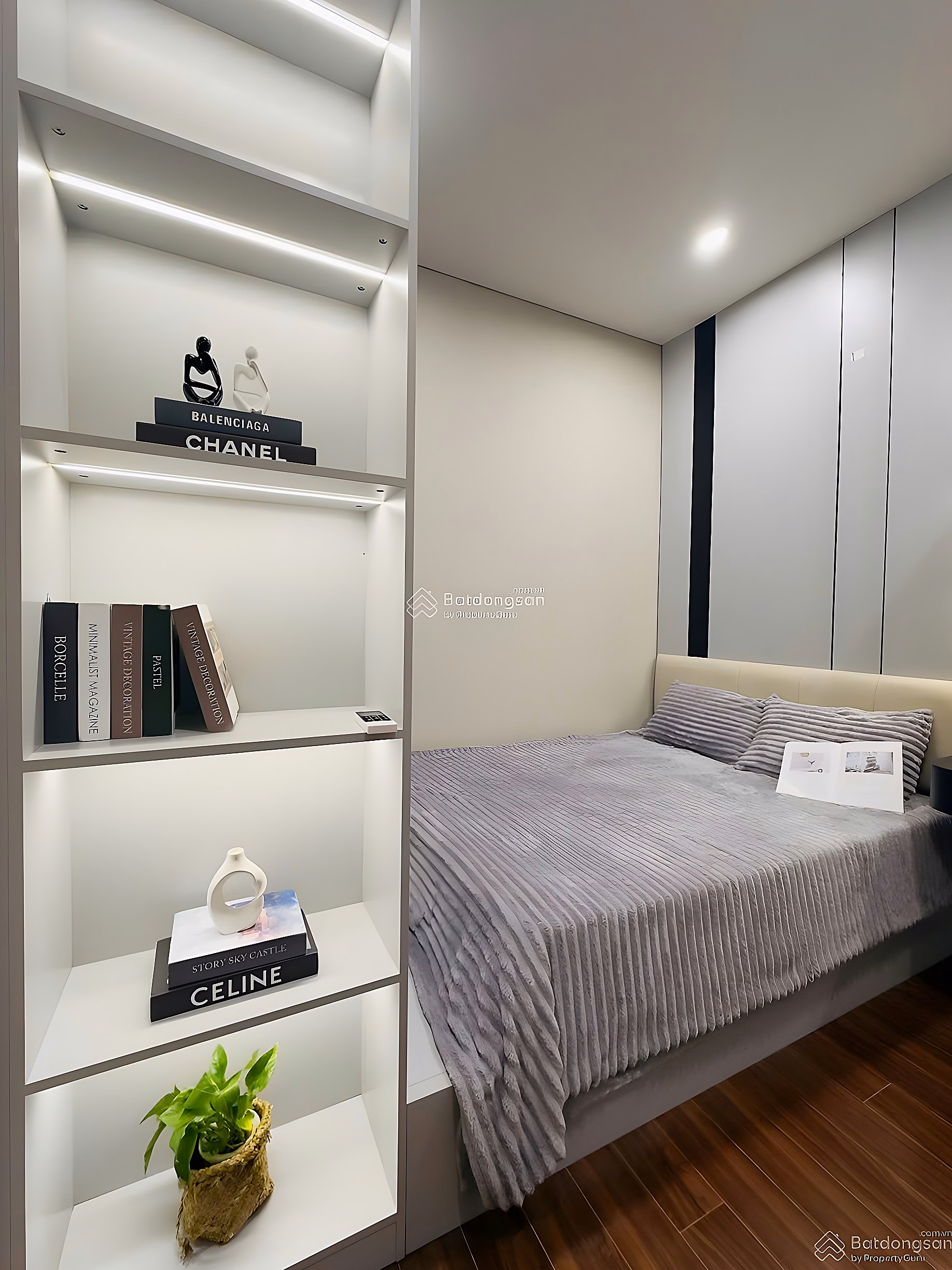 Vinhomes Ocean Park apartment shopping cart price is lower than market price. Suitable for investment & residence. The law is clear