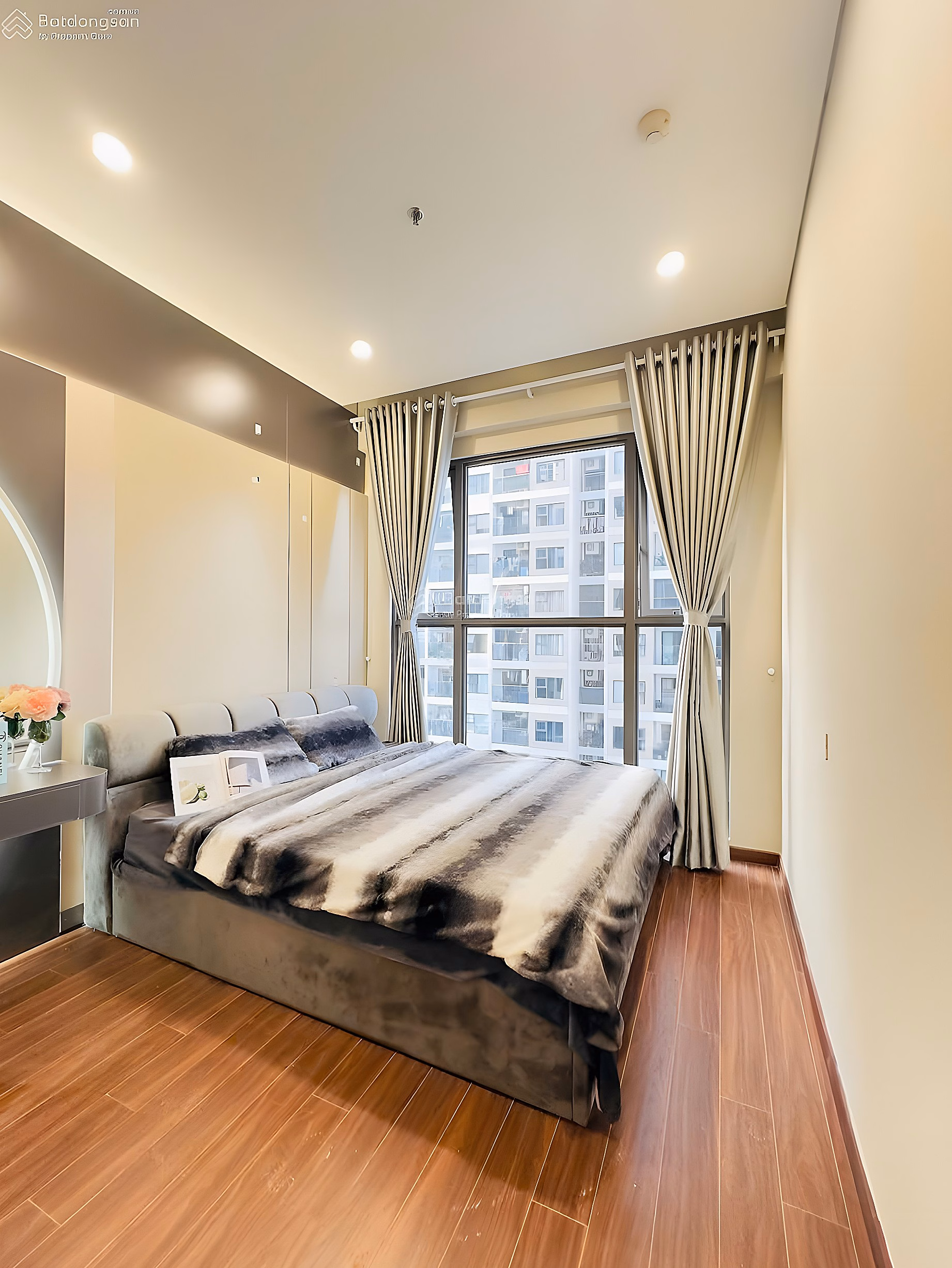 Vinhomes Ocean Park apartment shopping cart price is lower than market price. Suitable for investment & residence. The law is clear