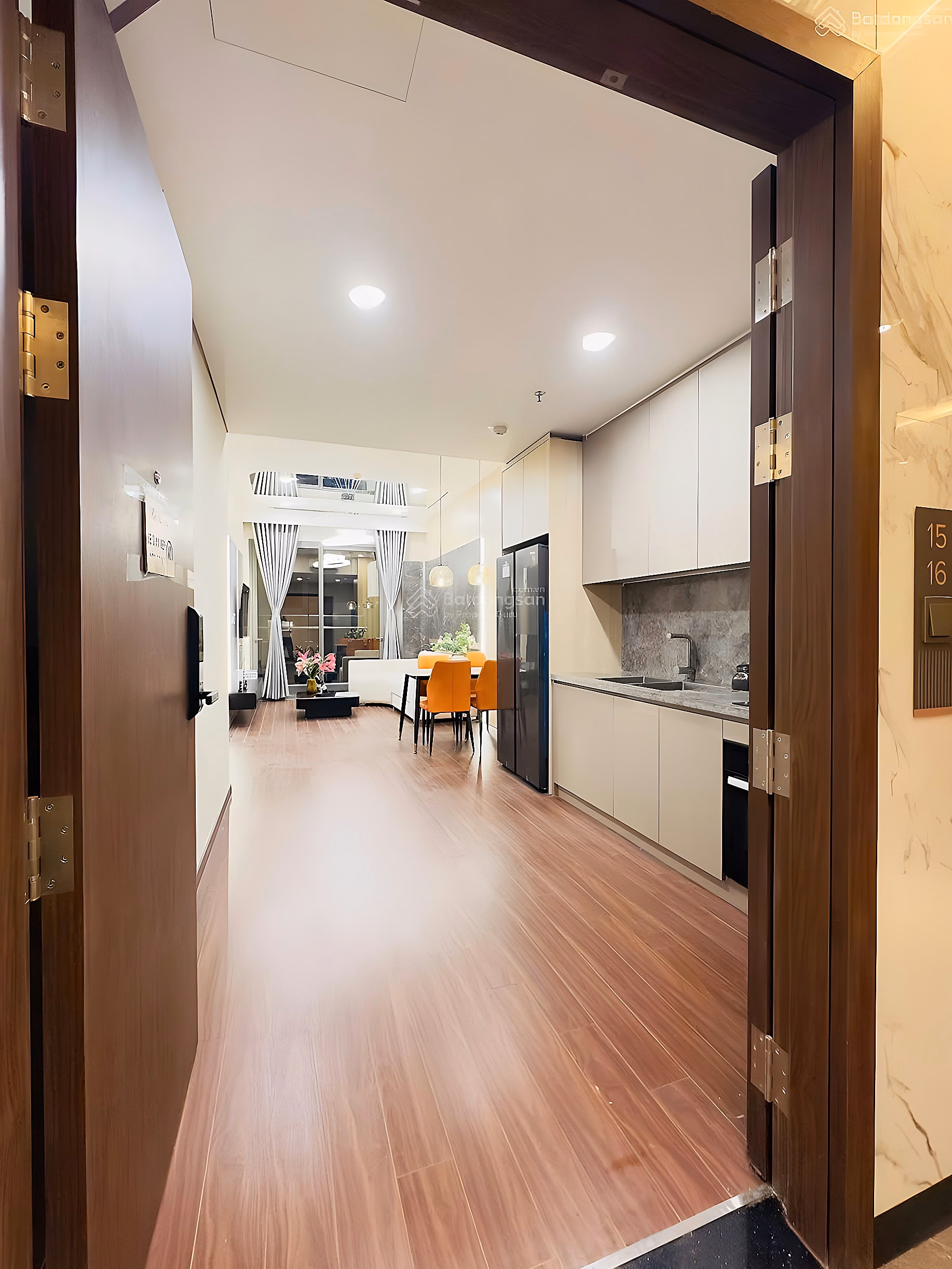 Vinhomes Ocean Park apartment shopping cart price is lower than market price. Suitable for investment & residence. The law is clear