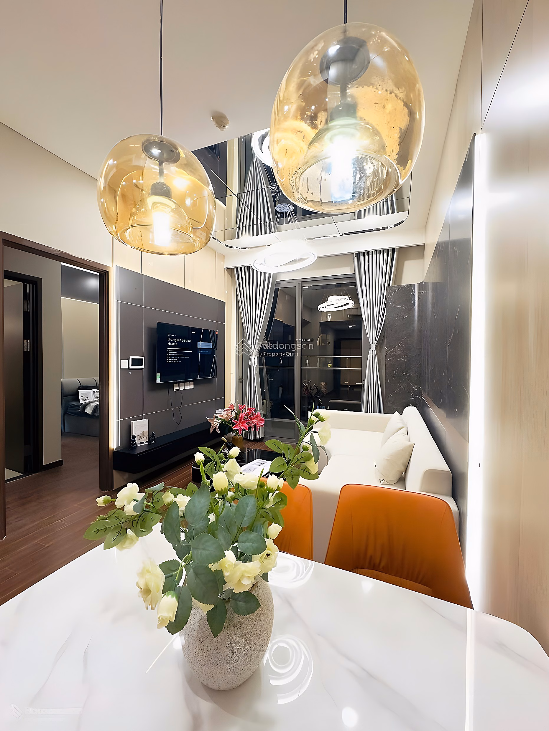 Vinhomes Ocean Park apartment shopping cart price is lower than market price. Suitable for investment & residence. The law is clear