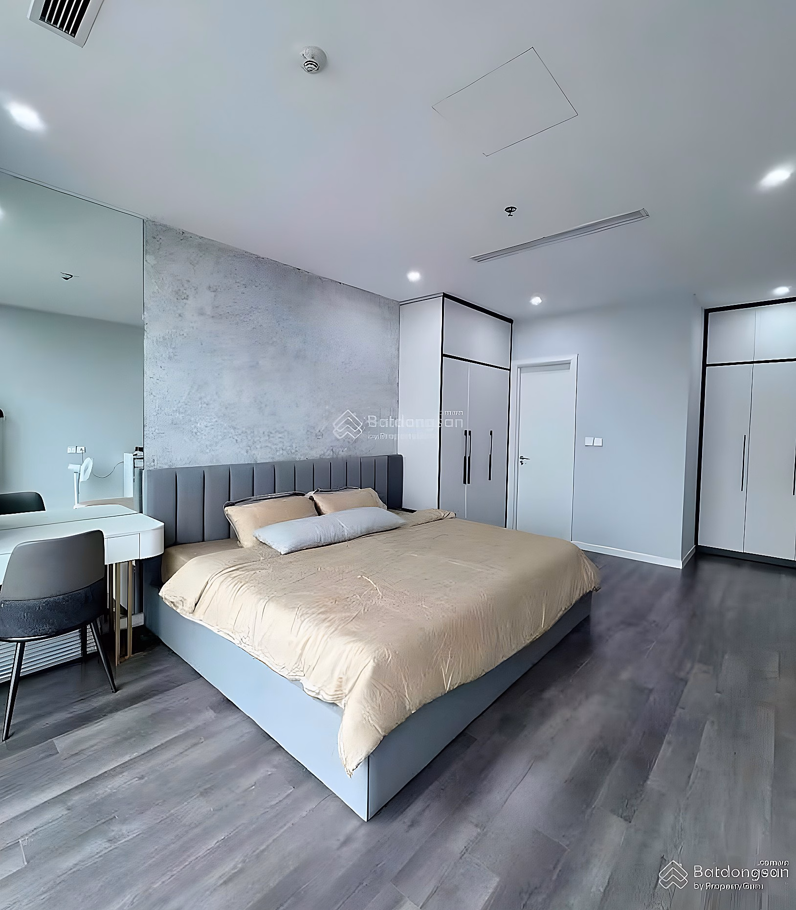Collection of 2 bedroom - 3 bedroom - 4 bedroom duplex apartments, Royal City penthouses priced from only 16 million/month***