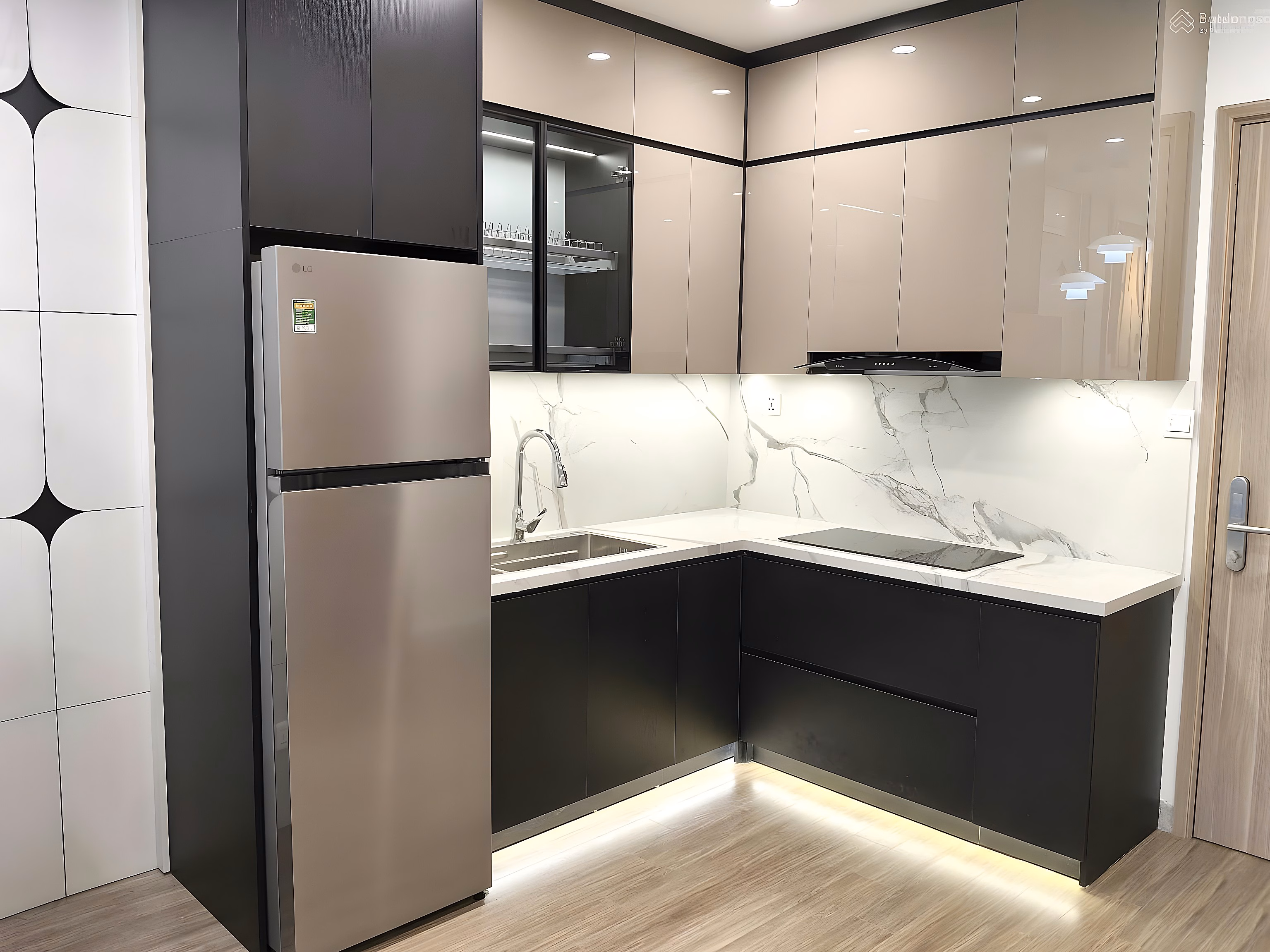 I need to sell an apartment 1N + 43m² 2.9 billion including fees (weekly selling price) high-end subdivision Vinhomes Smart City