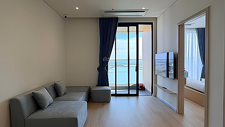 Owner rents CCCC Panoma 1 - fireworks view