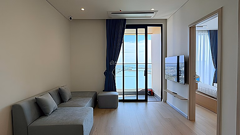Owner rents CCCC Panoma 1 - fireworks view
