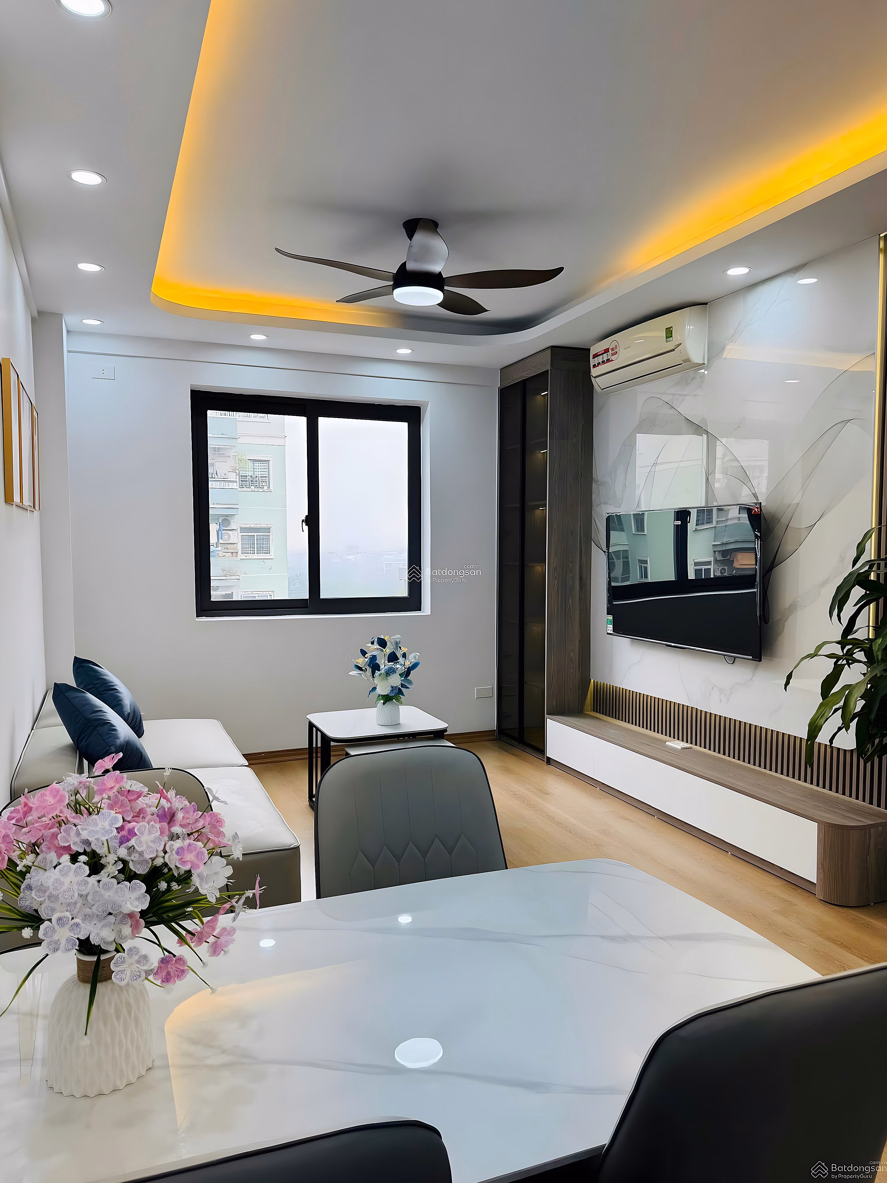 GOOD PRICE 4.9 billion - PINK BOOK - 2 BEDROOM - NEWLY REPAIRED HOUSE FULL INTERIOR - LINH DAM PENINSULA