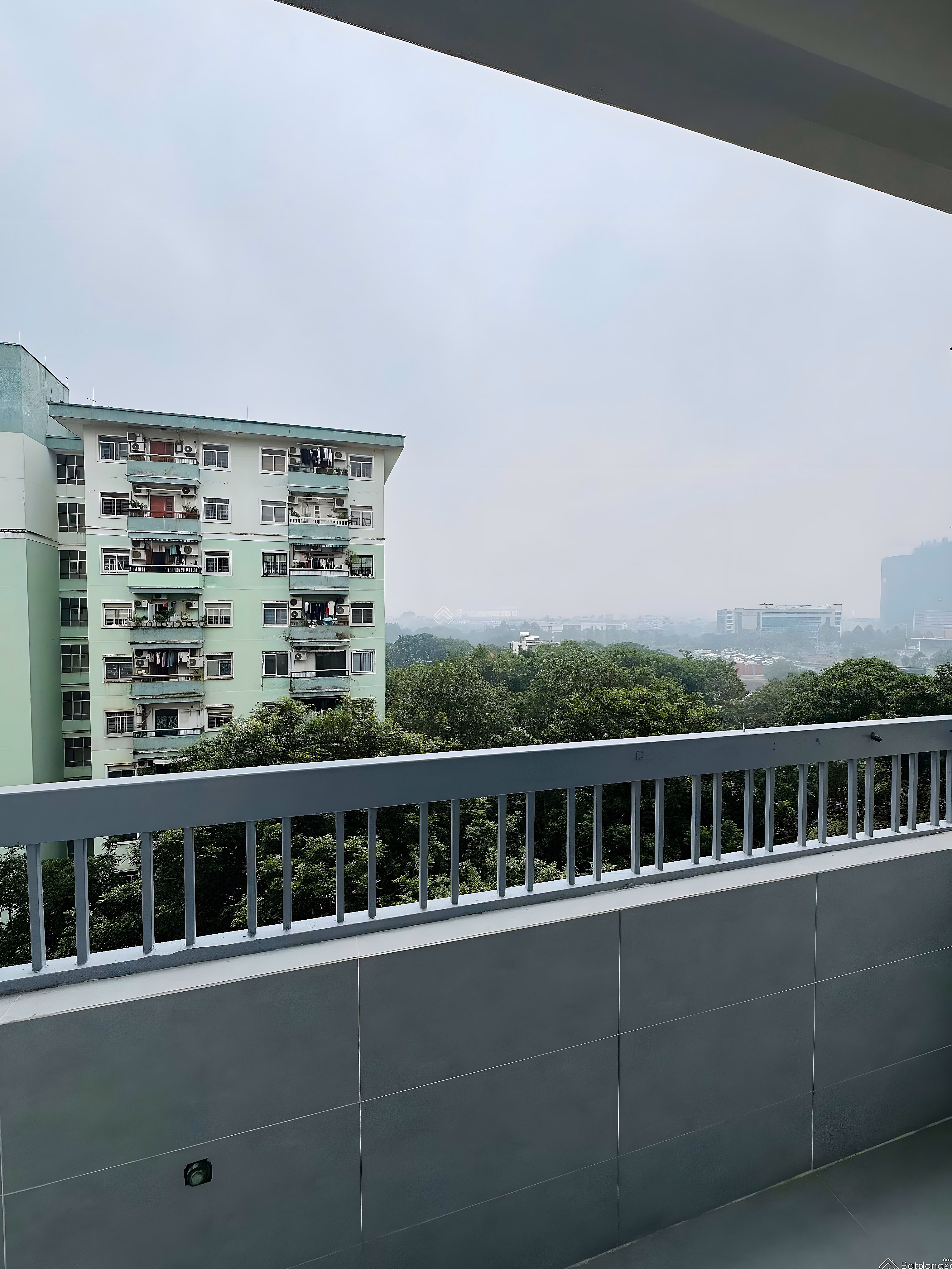GOOD PRICE 4.9 billion - PINK BOOK - 2 BEDROOM - NEWLY REPAIRED HOUSE FULL INTERIOR - LINH DAM PENINSULA