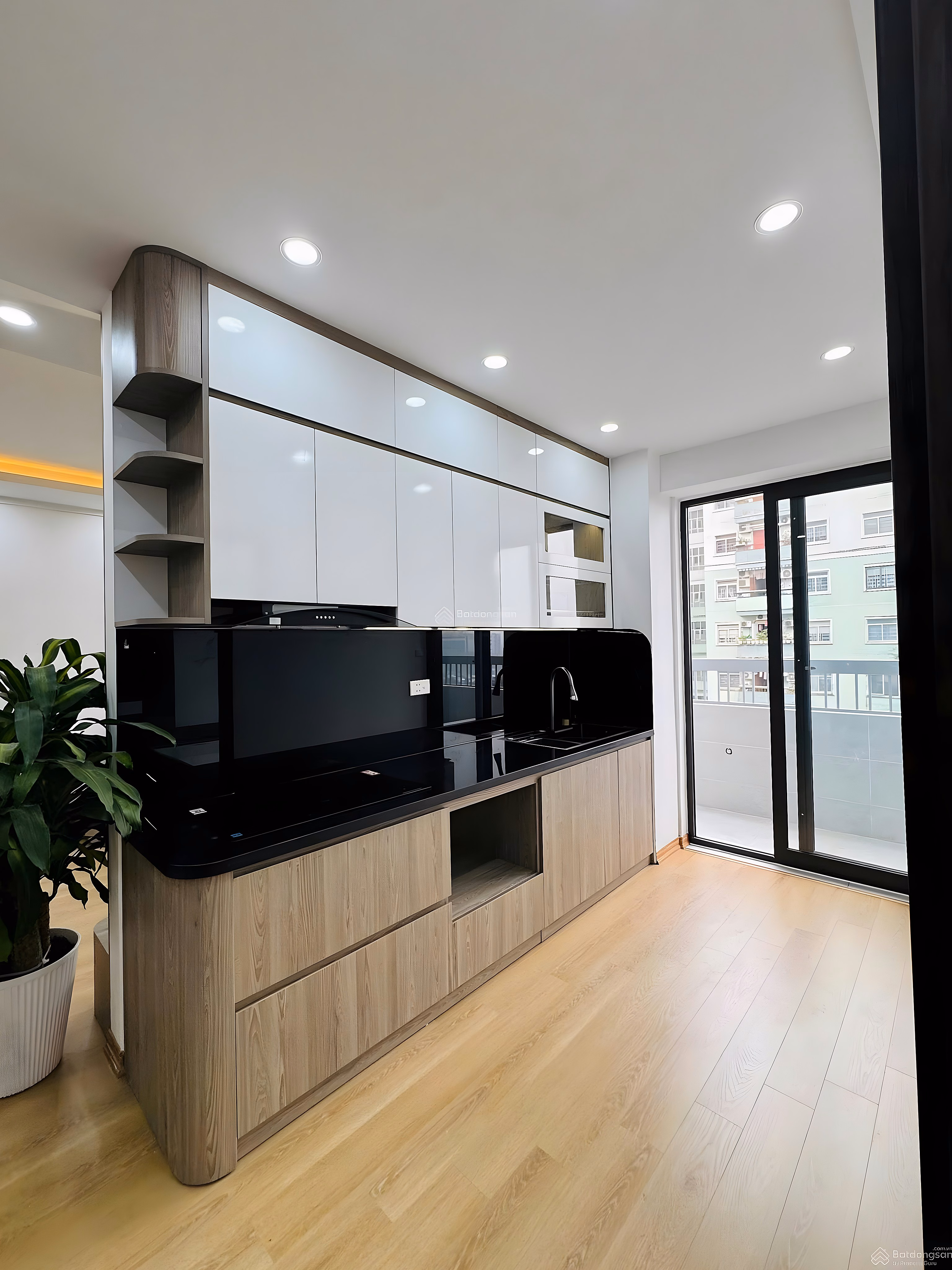 GOOD PRICE 4.9 billion - PINK BOOK - 2 BEDROOM - NEWLY REPAIRED HOUSE FULL INTERIOR - LINH DAM PENINSULA