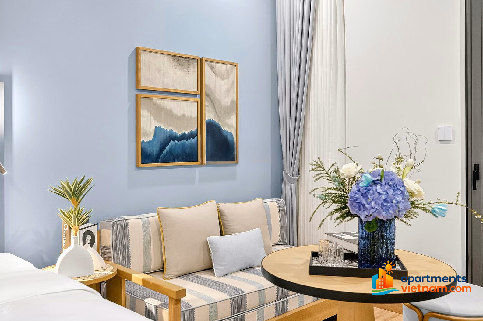 Selling apartment with direct sea view of Valley, area 30m2, 1.6 billion in Bai Chay, Ha Long