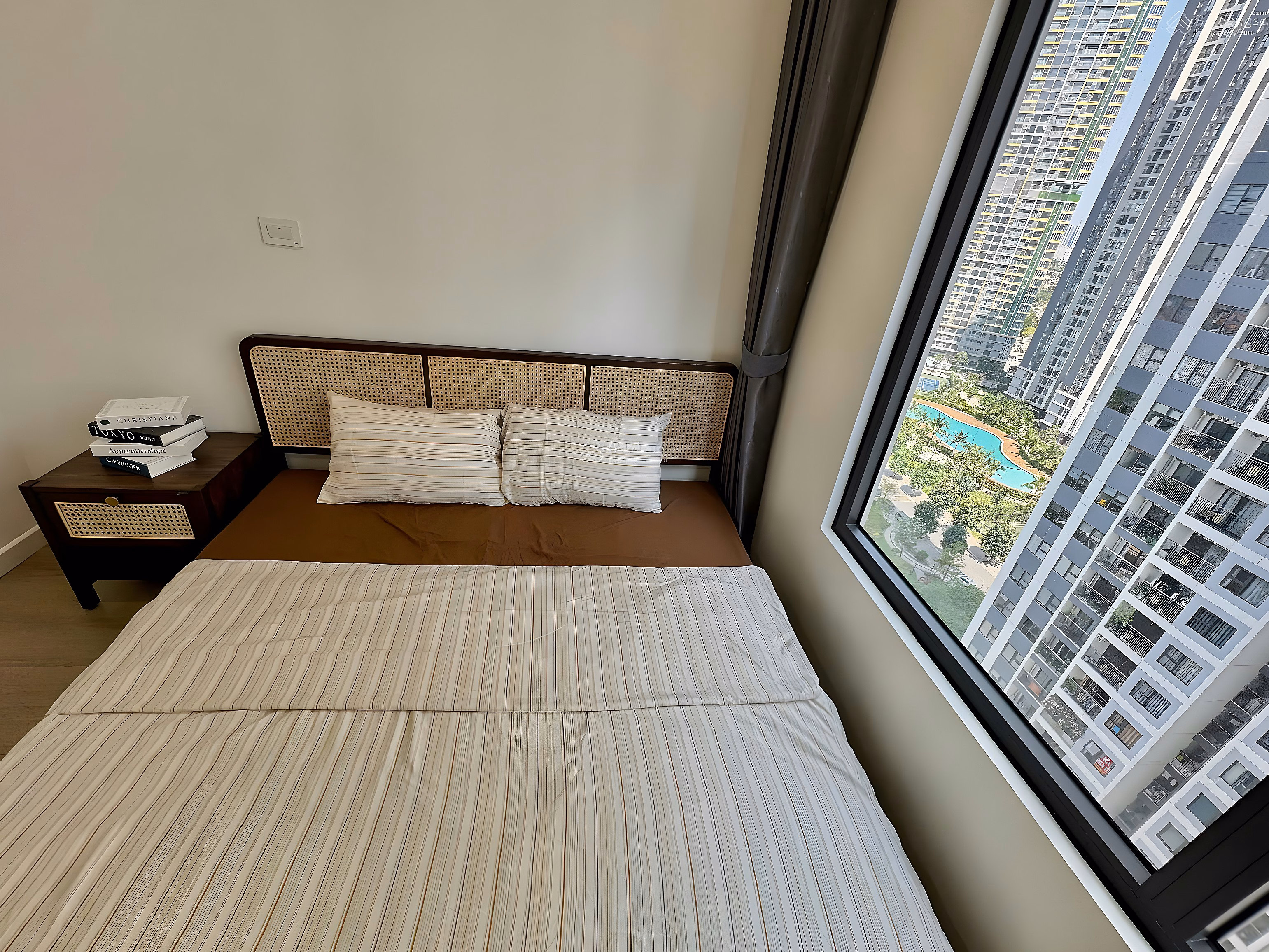 Super Hot: Quick sale 2 bedroom apartment + S303, 64m², 4 billion 330, corner apartment with lake view, most airy in Smart City