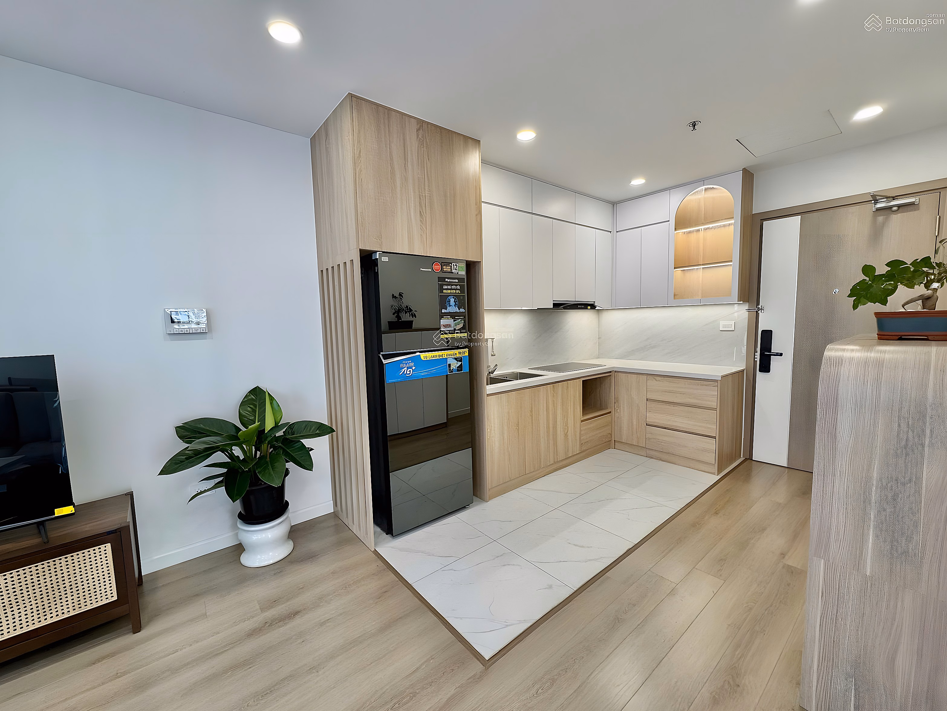 Super Hot: Quick sale 2 bedroom apartment + S303, 64m², 4 billion 330, corner apartment with lake view, most airy in Smart City