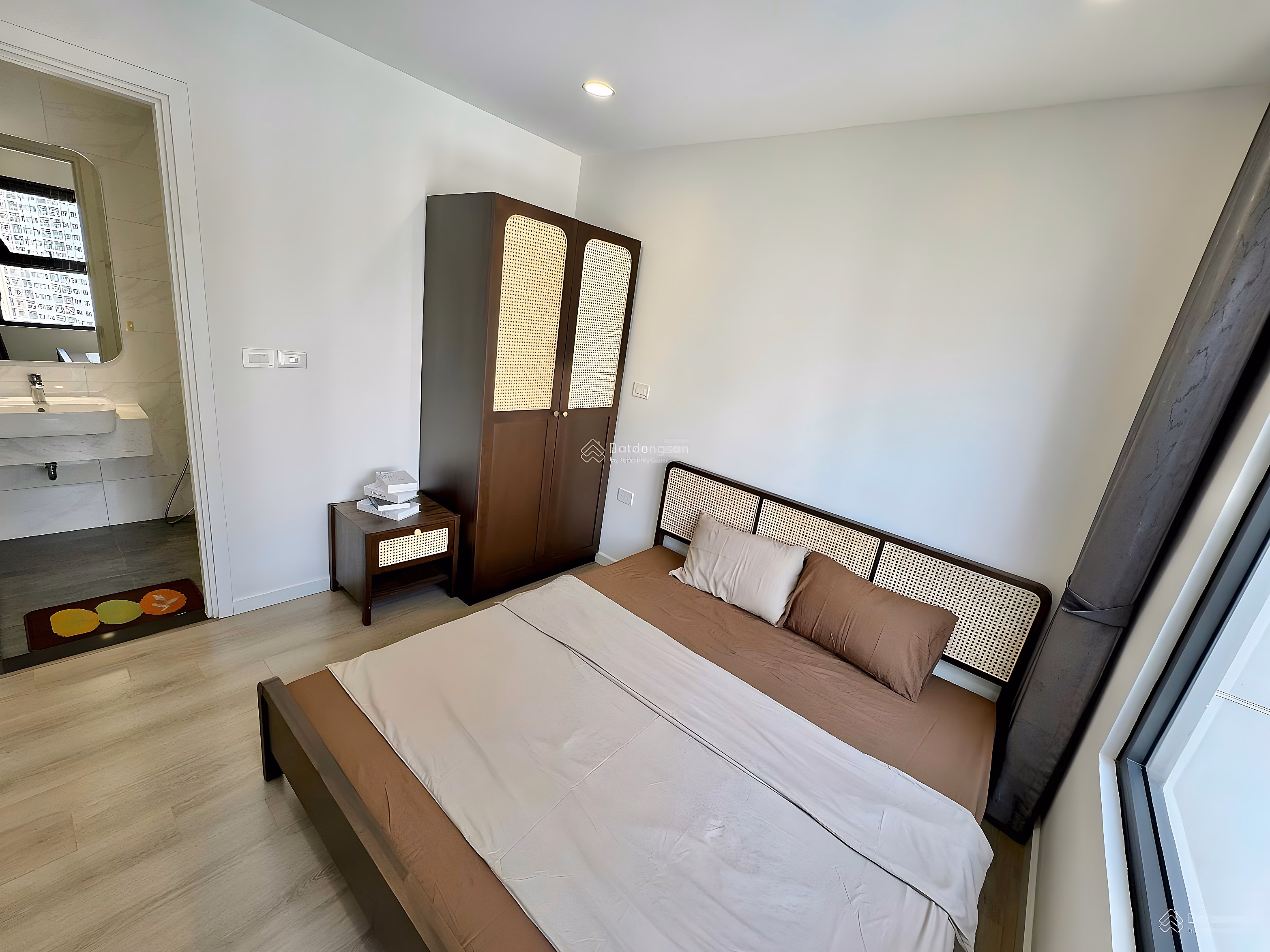 Super Hot: Quick sale 2 bedroom apartment + S303, 64m², 4 billion 330, corner apartment with lake view, most airy in Smart City
