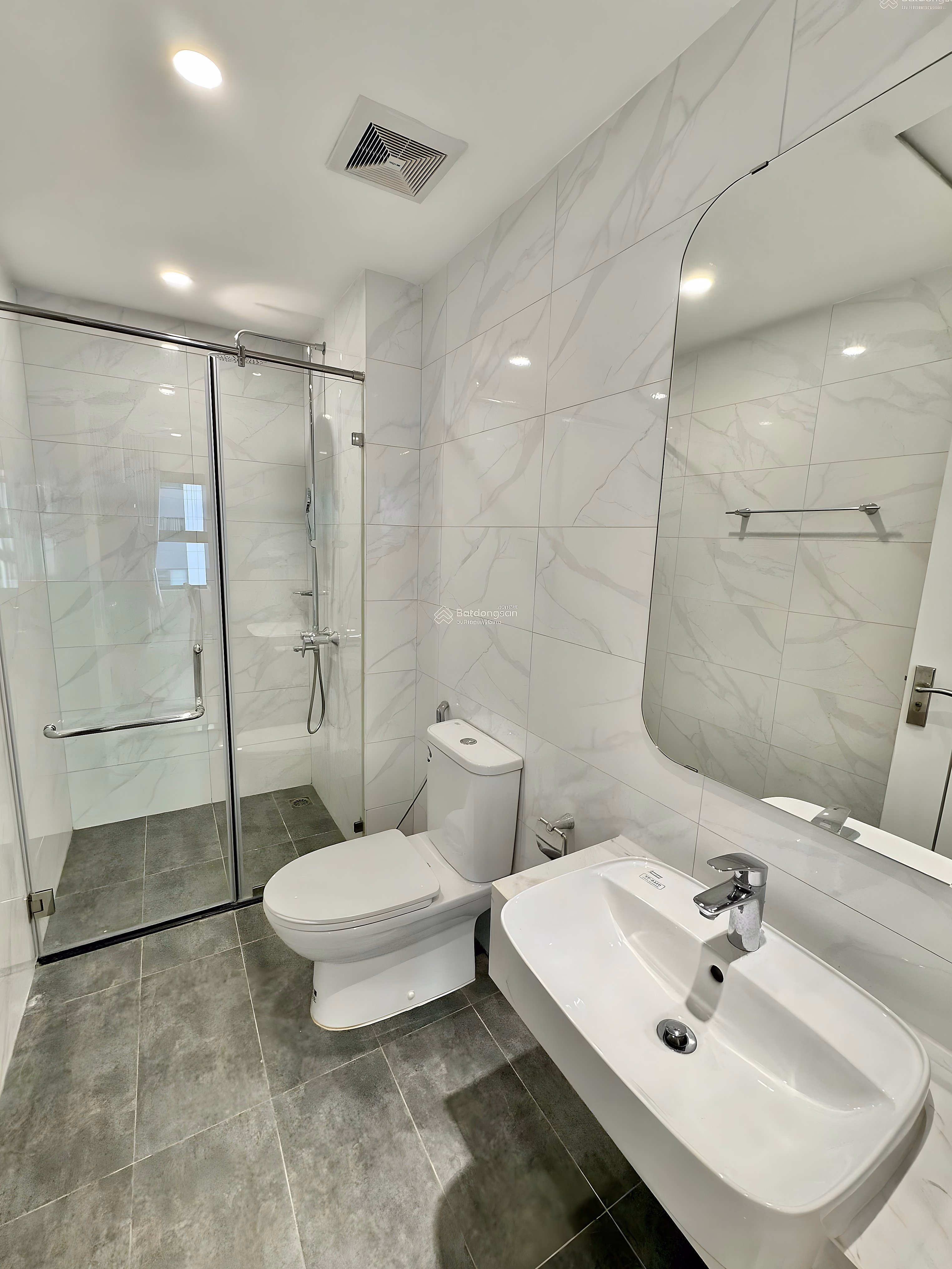 Super Hot: Quick sale 2 bedroom apartment + S303, 64m², 4 billion 330, corner apartment with lake view, most airy in Smart City