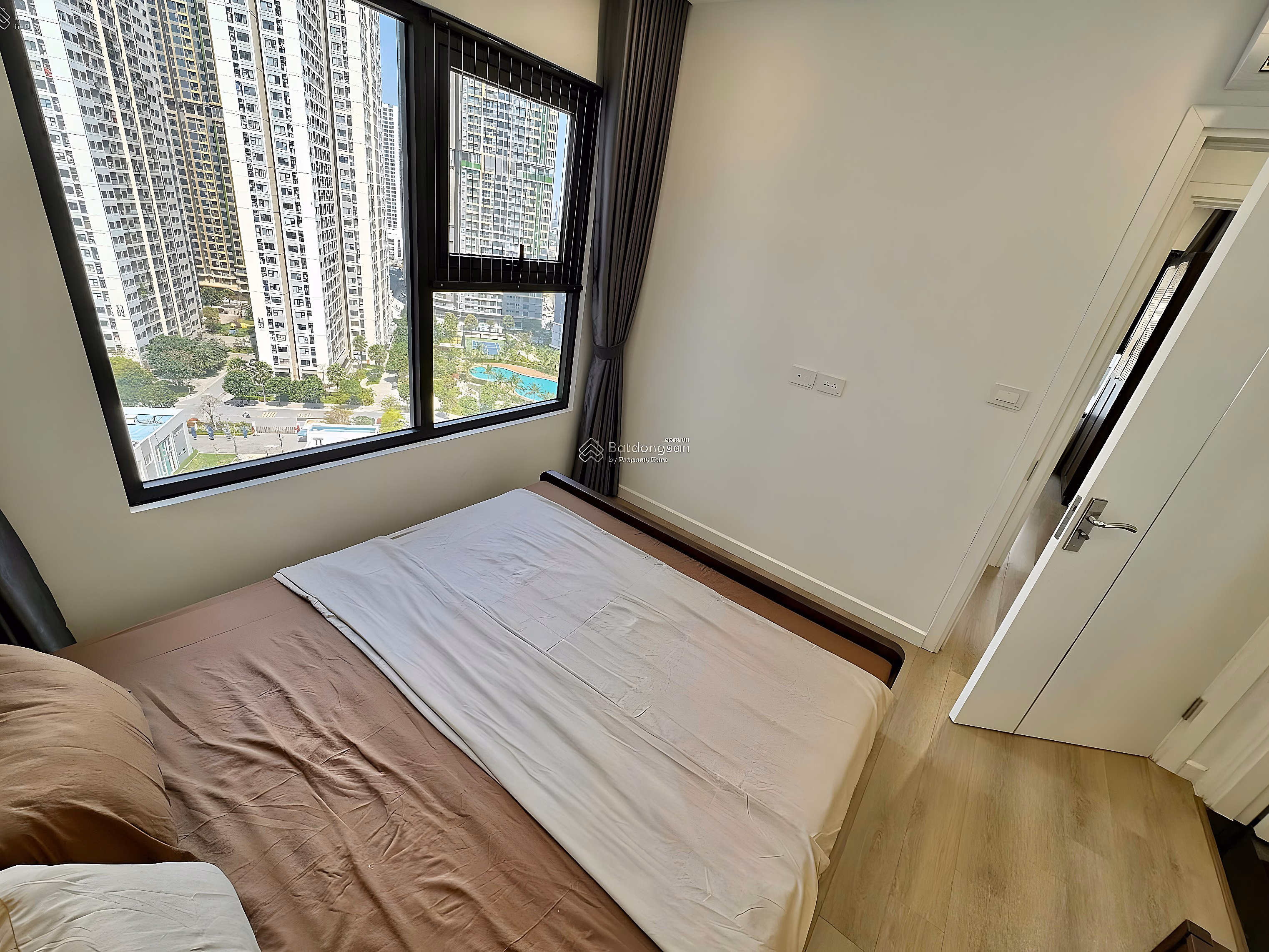 Super Hot: Quick sale 2 bedroom apartment + S303, 64m², 4 billion 330, corner apartment with lake view, most airy in Smart City