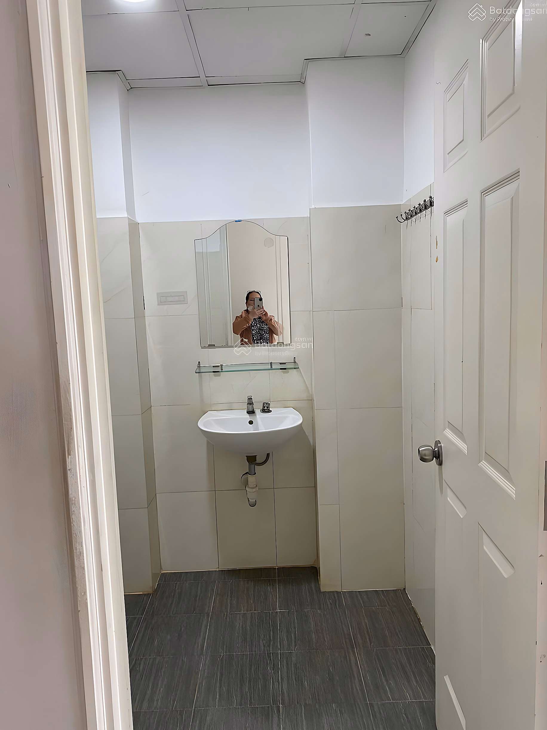 MANAGEMENT BOARD SELLS 8X LOTUS APARTMENT, 50M, 1 BEDROOM, VERY RARE GOOD, PRICE 2.5 BILLION TUNE 0901 499 ***