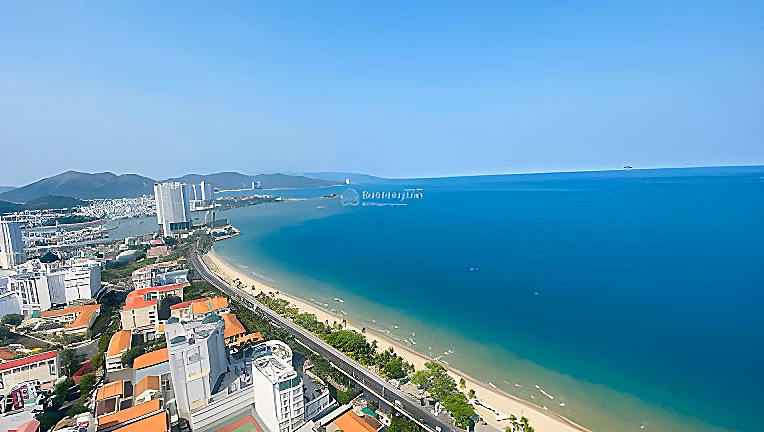 Gold Coast apartment for rent, South tower, 2 bedrooms, 2 bathrooms, 71m², price 26 million/month (Retail booking accepted)
